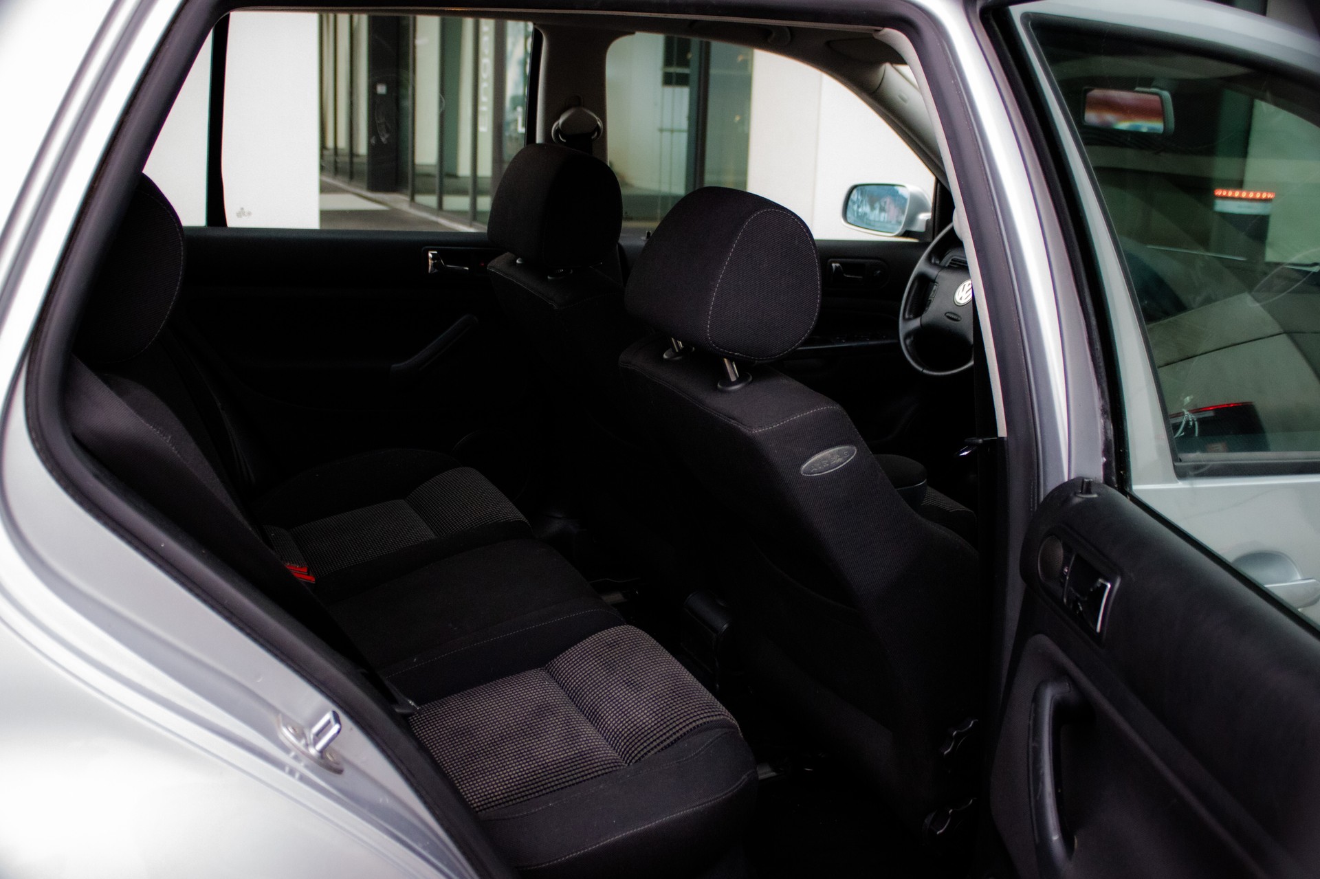 VW Golf 1.9 TDI PD Highline AUTOMAT-image-9