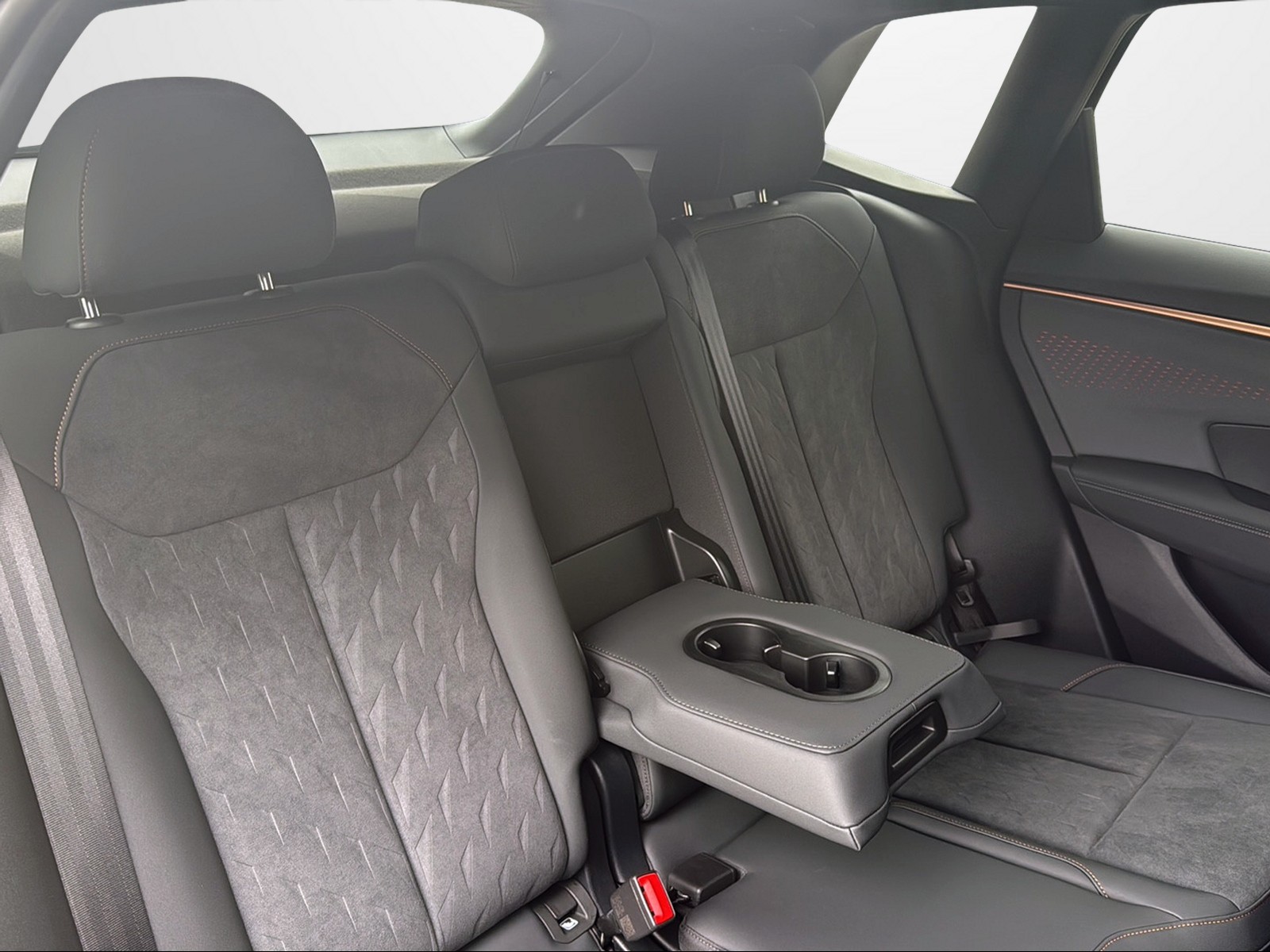 CUPRA Terramar 1.5 eTSI DSG-image-12