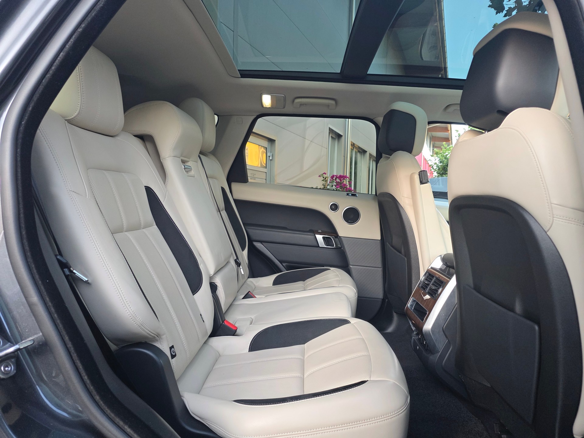 LAND ROVER Range Rover Sport P400e 2.0 I4 PHEV AB Dynamic ** AHNÄGERKUPPLUNG -ASSISTENZ PAKET PLUS - PANORAMA - KEYLESS - MERDIAN SOUND **-image-6