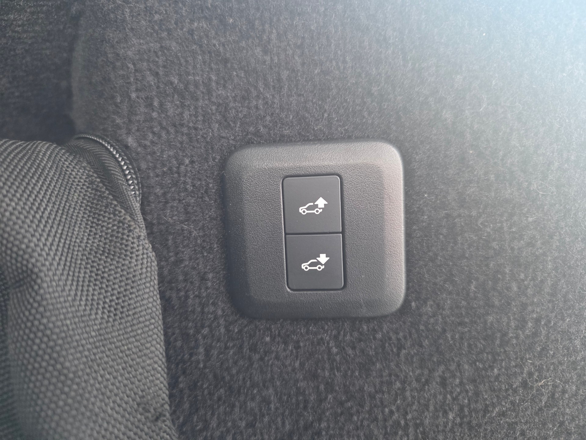 LAND ROVER Range Rover Sport P400e 2.0 I4 PHEV AB Dynamic ** AHNÄGERKUPPLUNG -ASSISTENZ PAKET PLUS - PANORAMA - KEYLESS - MERDIAN SOUND **-image-21