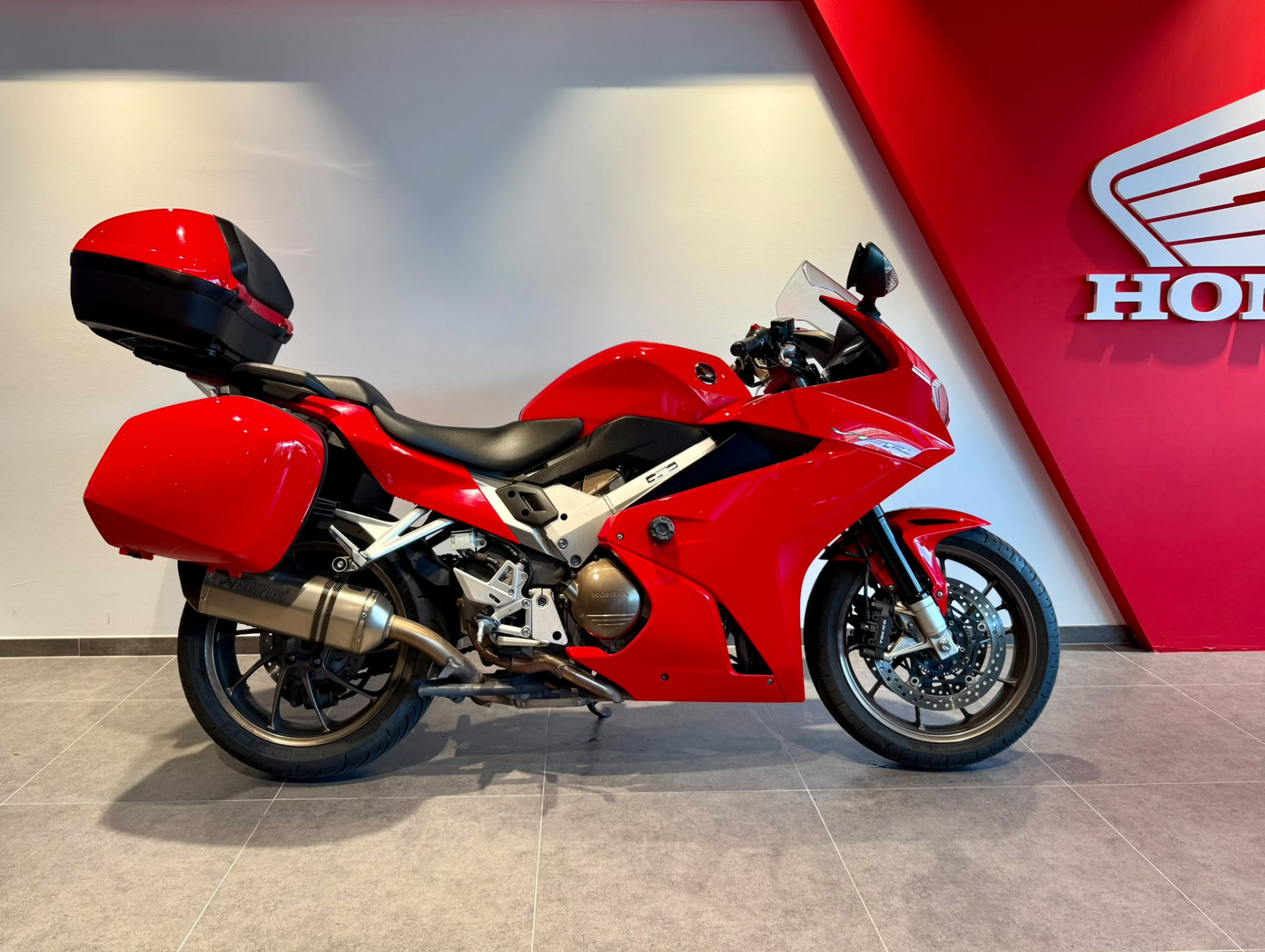 HONDA VFR 800 F-image-1