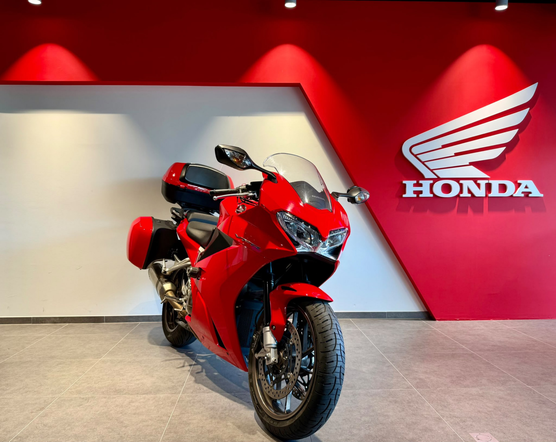 HONDA VFR 800 F-image-0