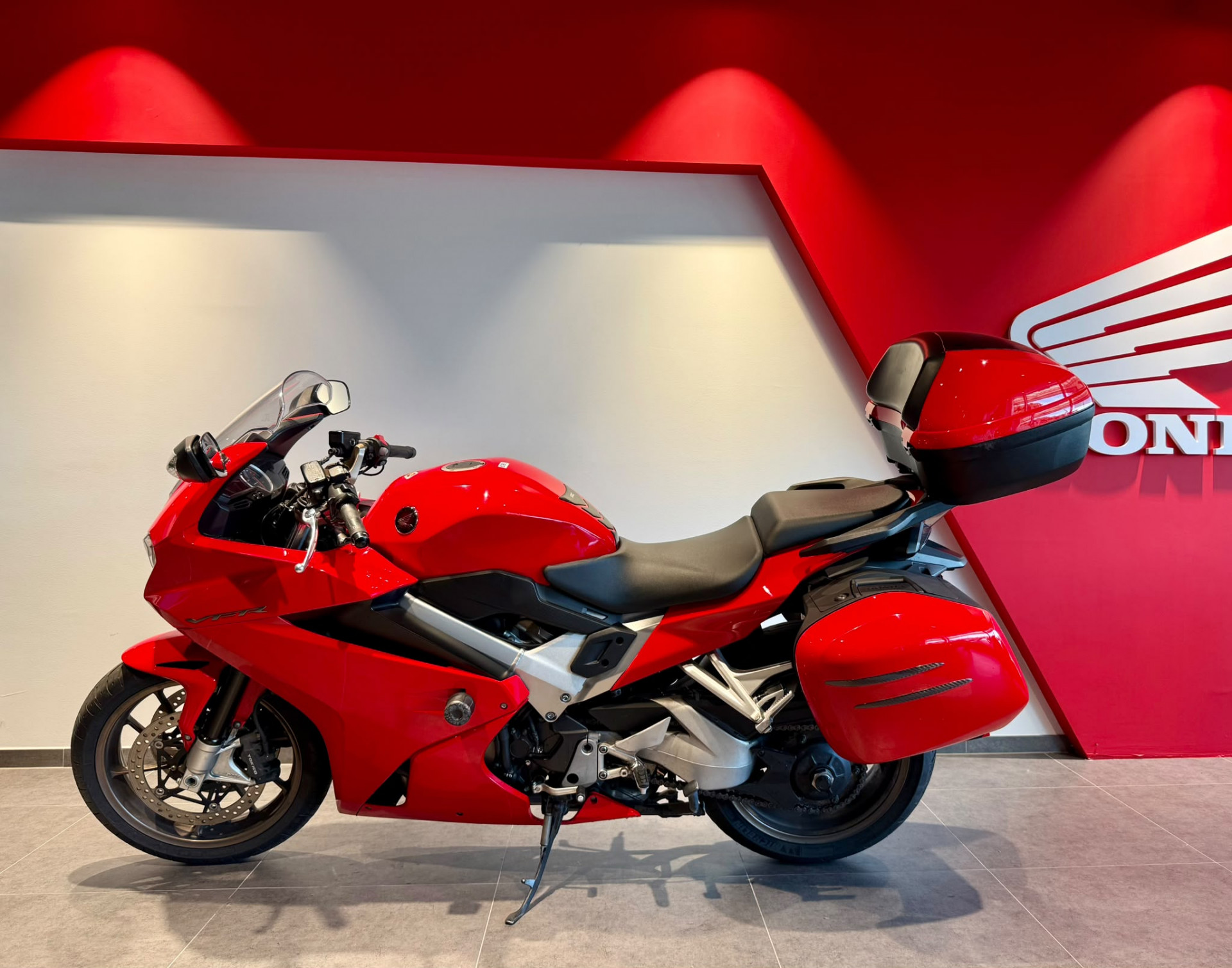HONDA VFR 800 F-image-2