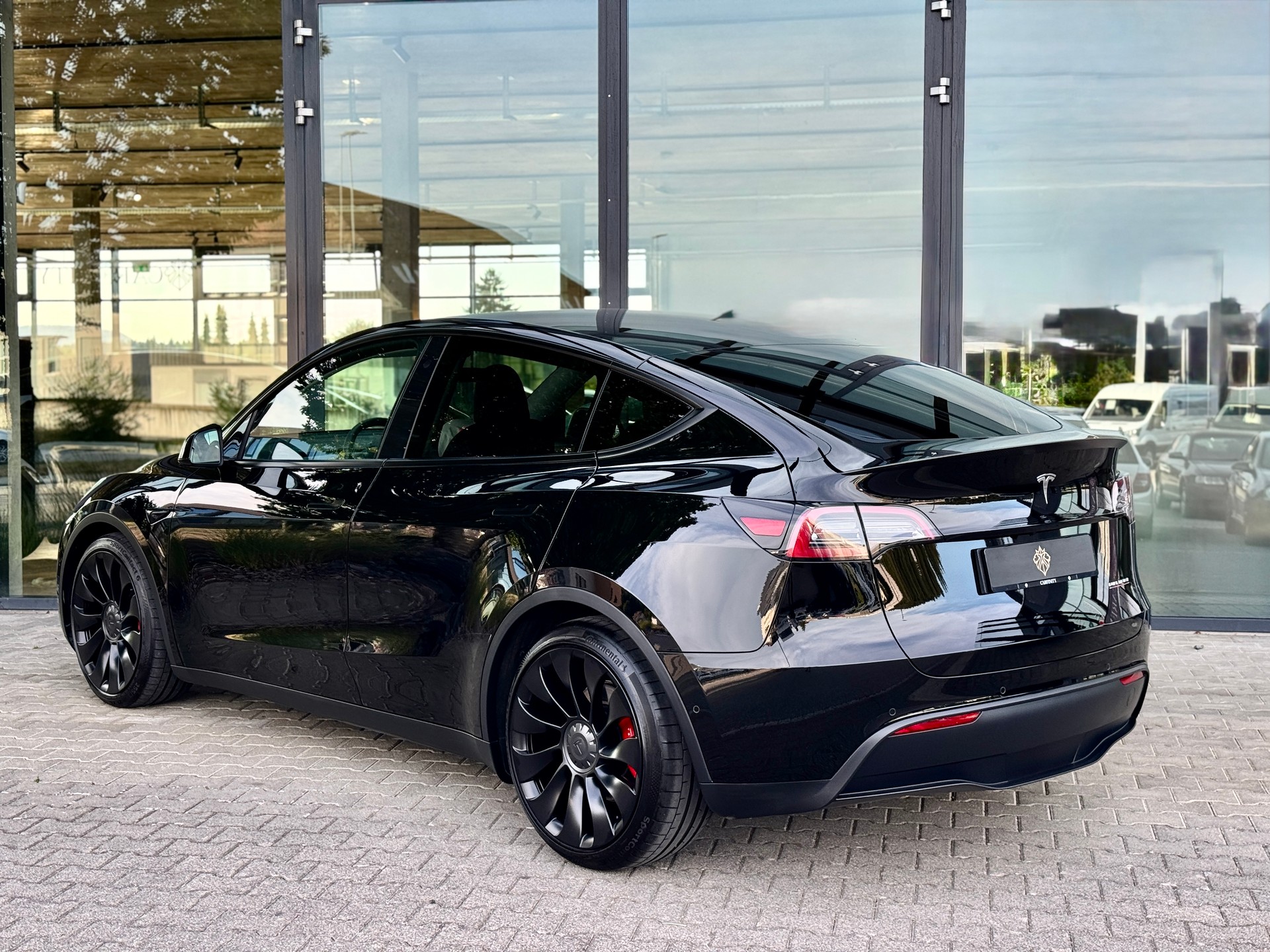 TESLA Model Y Performance / Enhanced Autopilot / AMD Ryzen-showroom-element-3
