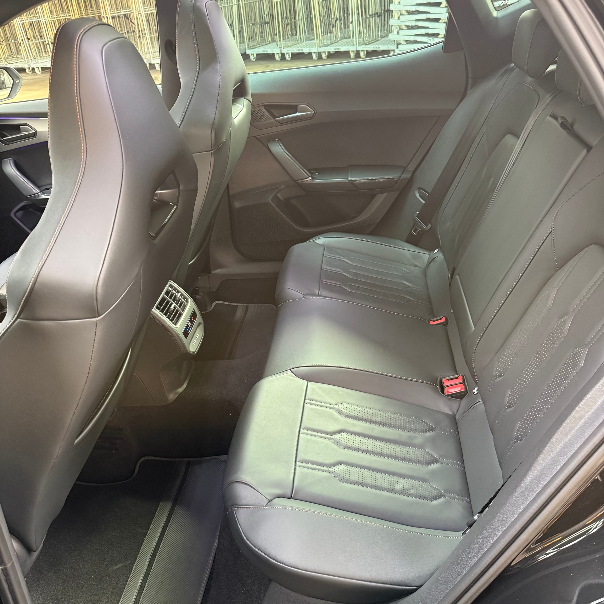 CUPRA Formentor 2.0TSI VZ 4Drive DSG Swiss *WERKSGARANTIE*-image-14