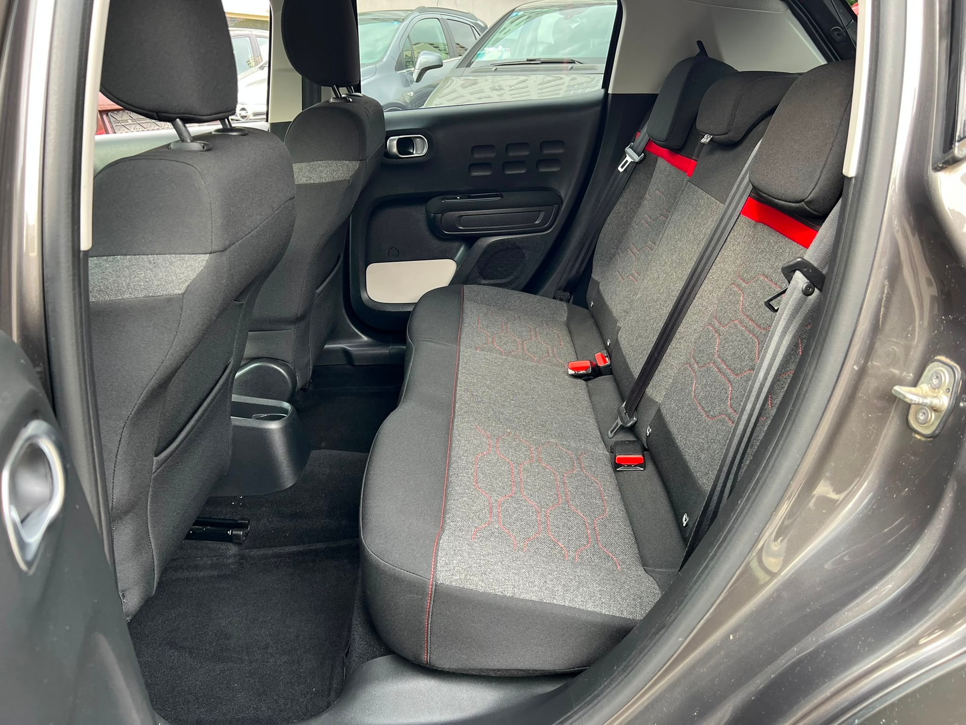CITROEN C3 1.2i PureTech Shine-image-5