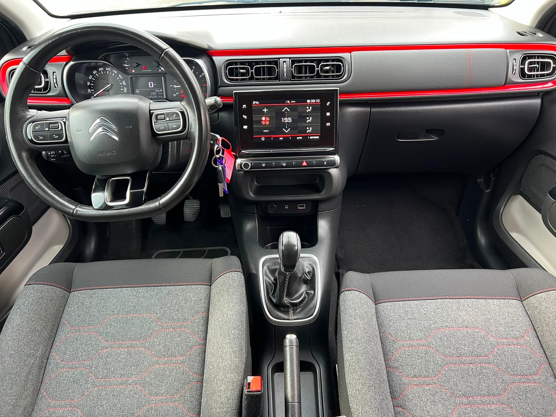 CITROEN C3 1.2i PureTech Shine-image-12