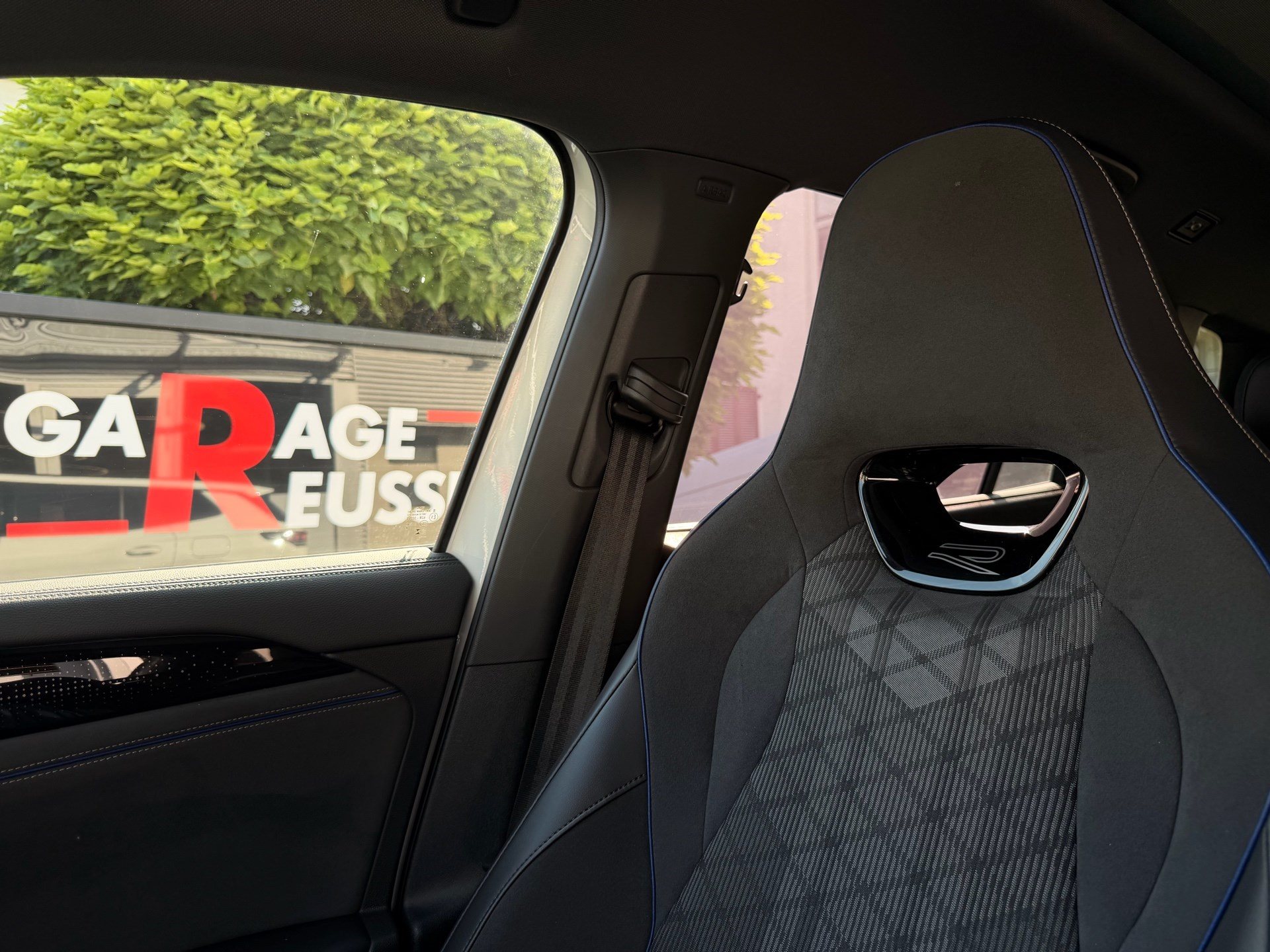 VW Tayron 2.0 TDI 193 PS 4Motion R-LINE *** BLACK STYLE PAKET & 360 GRAD KAMERA-image-24