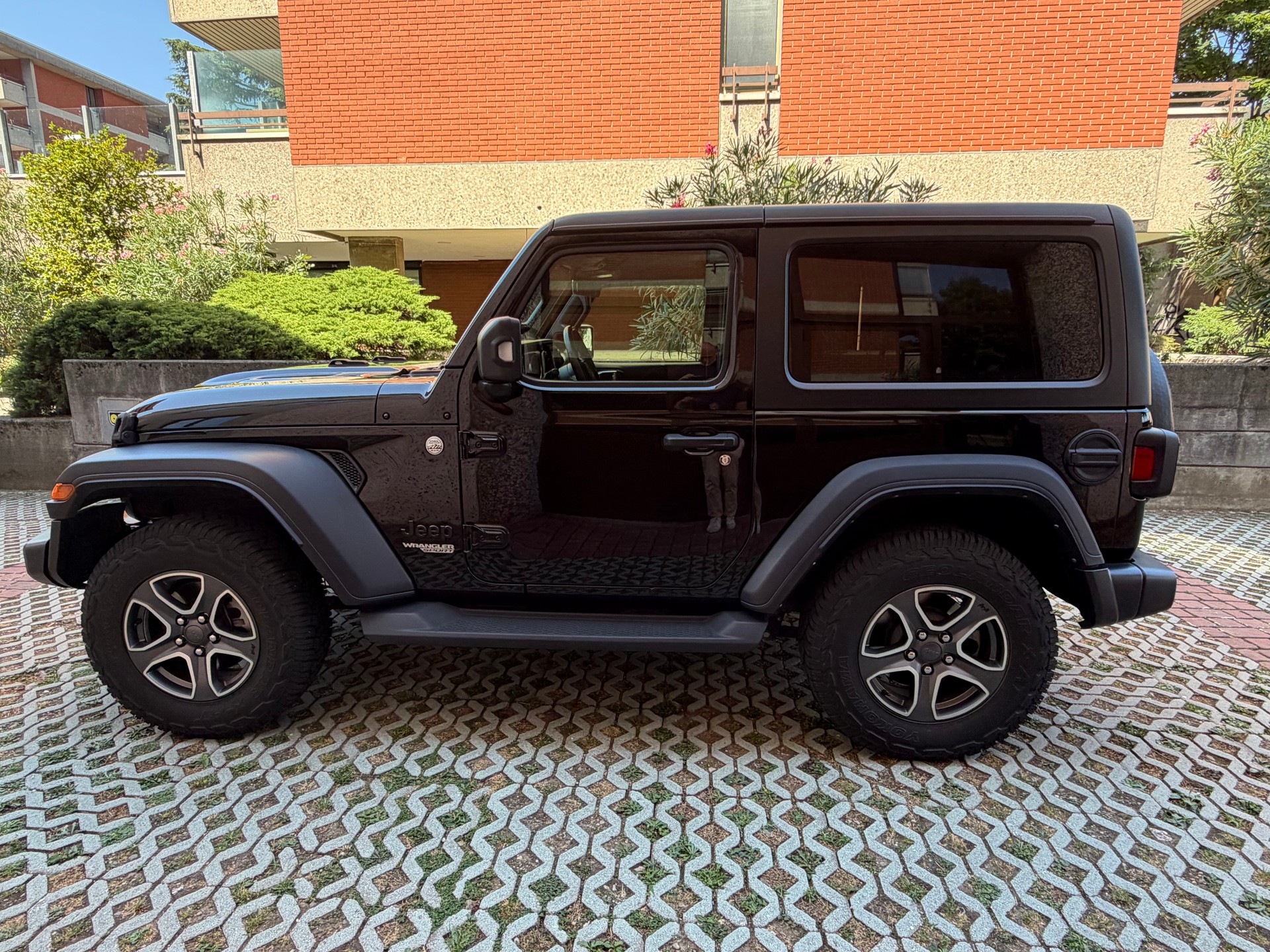 JEEP Wrangler 2.0 Sport Automatic-image-3
