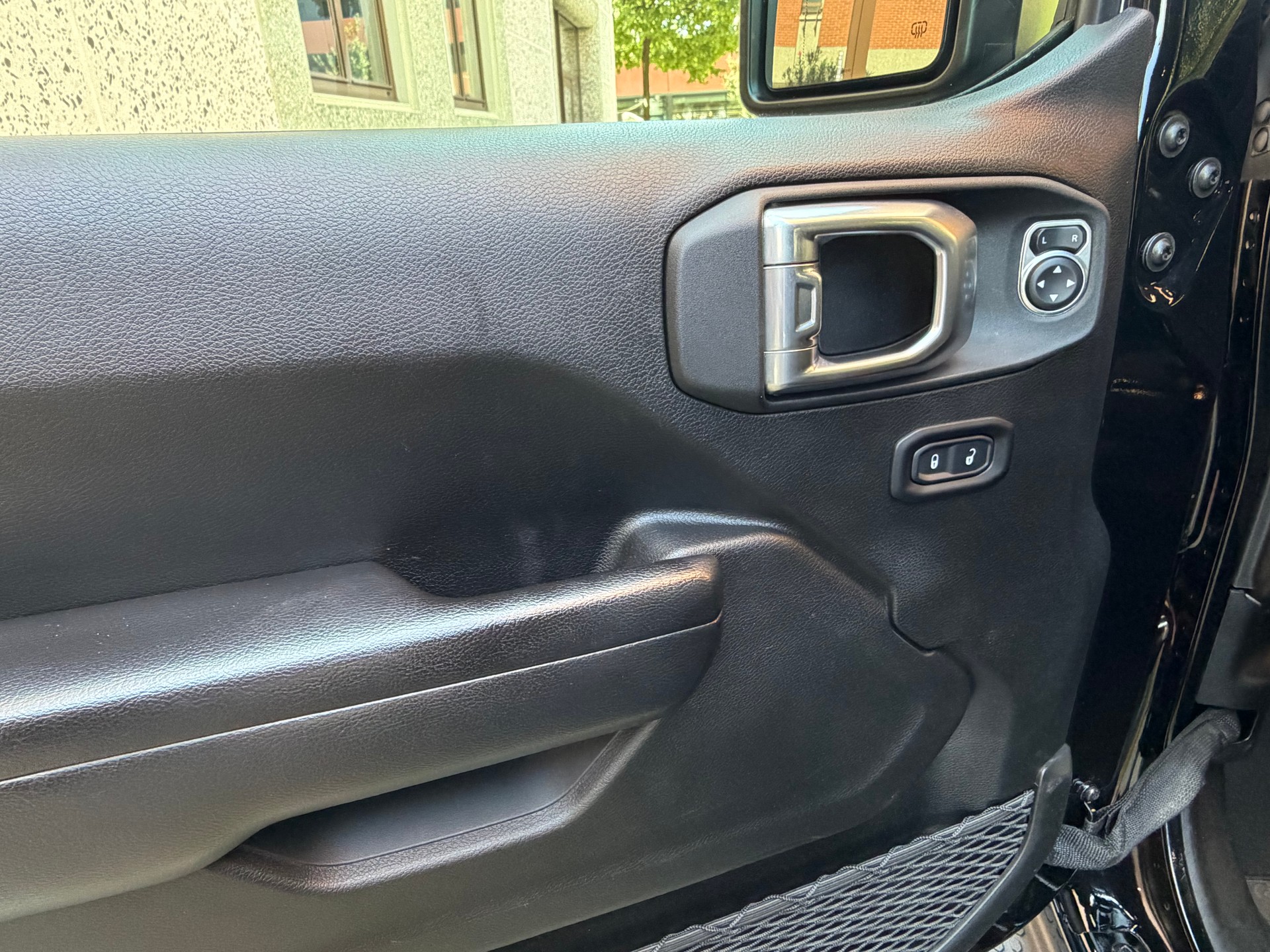 JEEP Wrangler 2.0 Sport Automatic-image-12