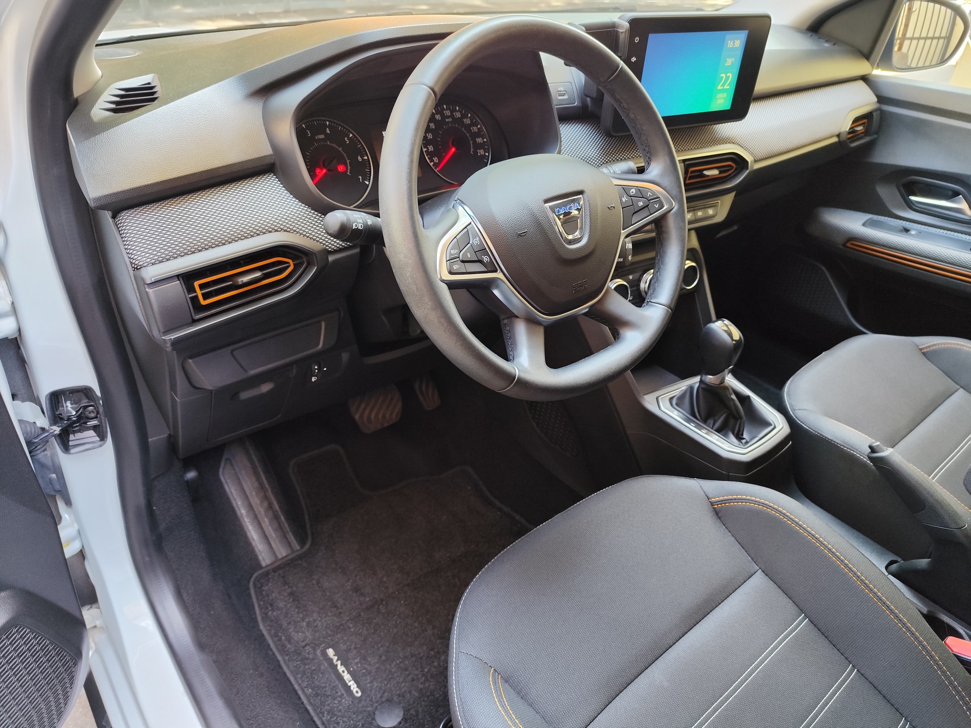 DACIA Sandero Stepway TCe 90 Expression CVT-image-5