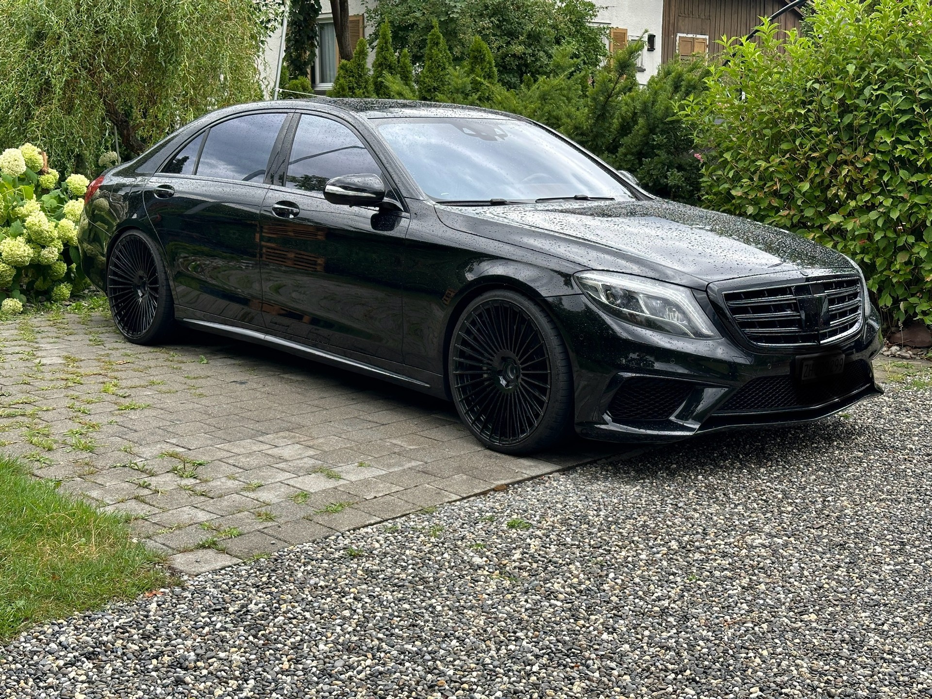MERCEDES-BENZ S 63 AMG
