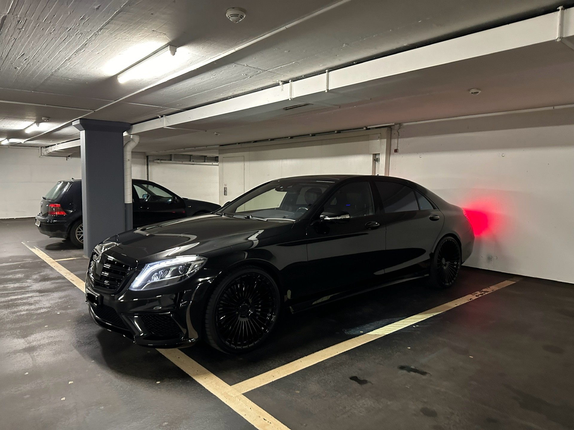 MERCEDES-BENZ S 63 AMG-image-1