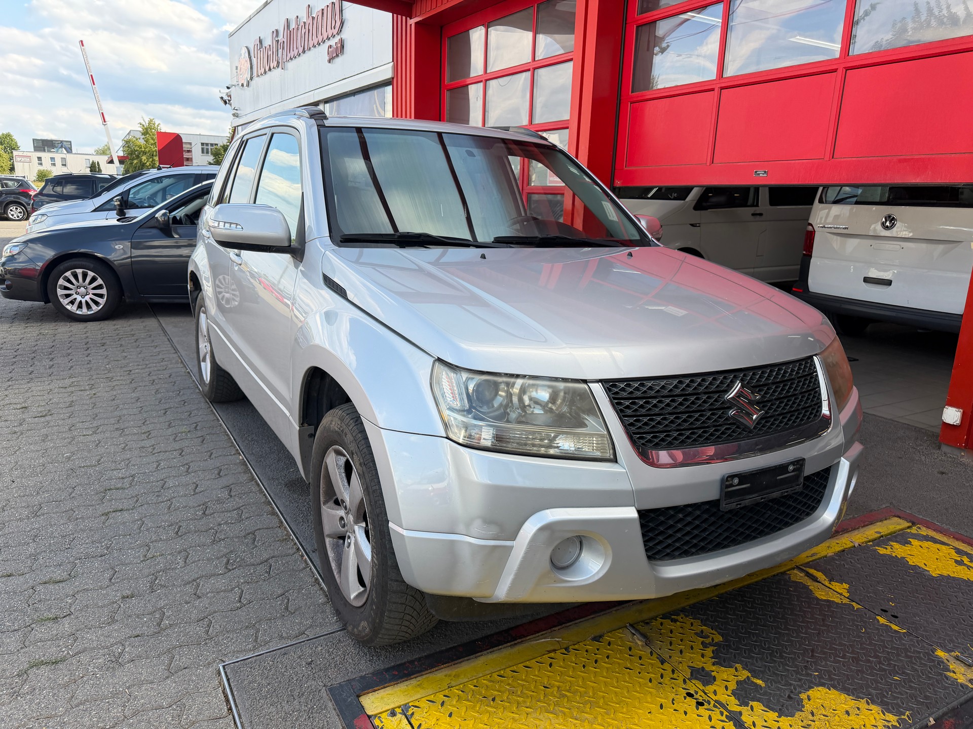 SUZUKI Grand Vitara 2.4 16V GL Top Barry Automatic-showroom-element-1