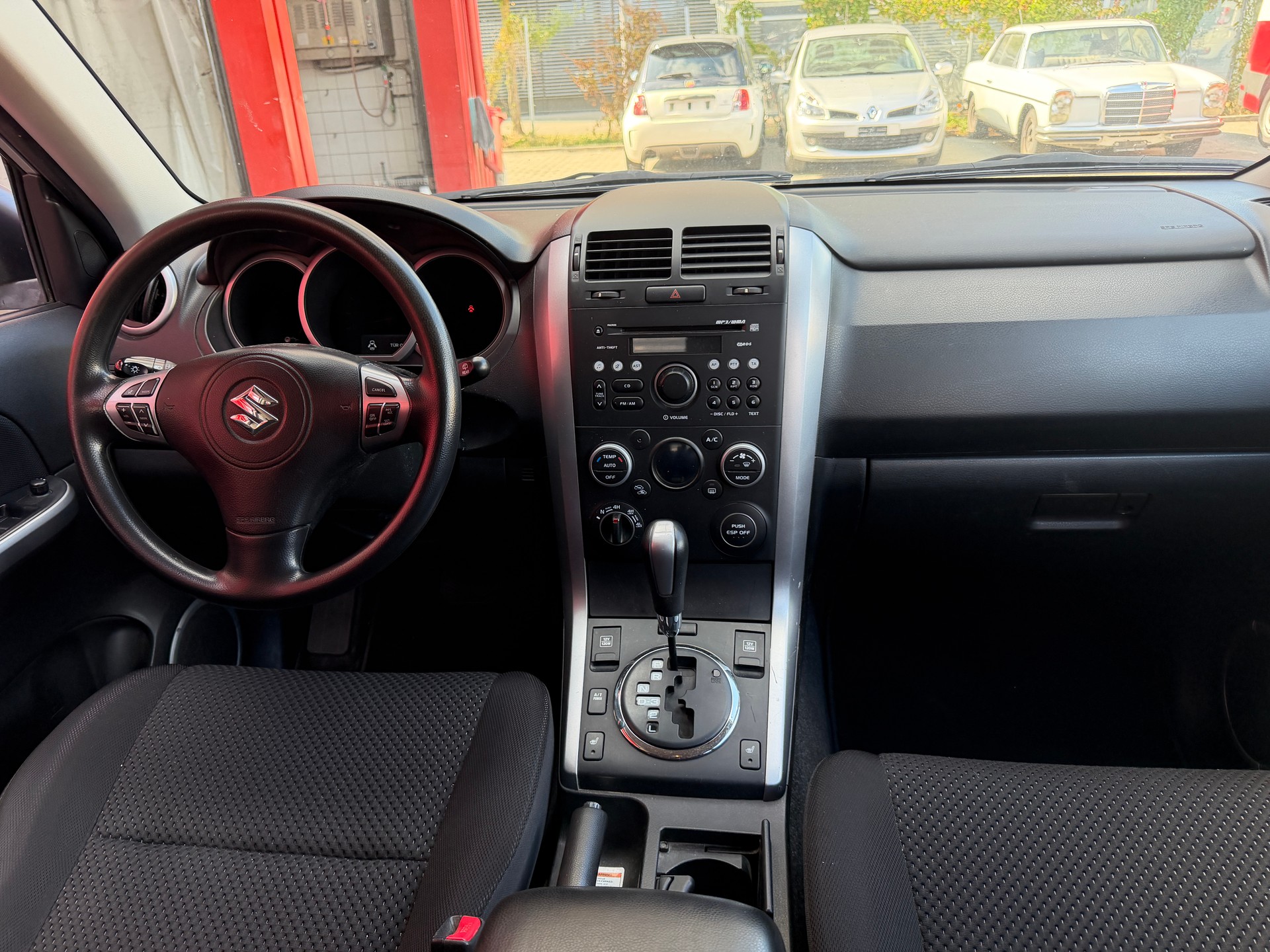 SUZUKI Grand Vitara 2.4 16V GL Top Barry Automatic-image-8
