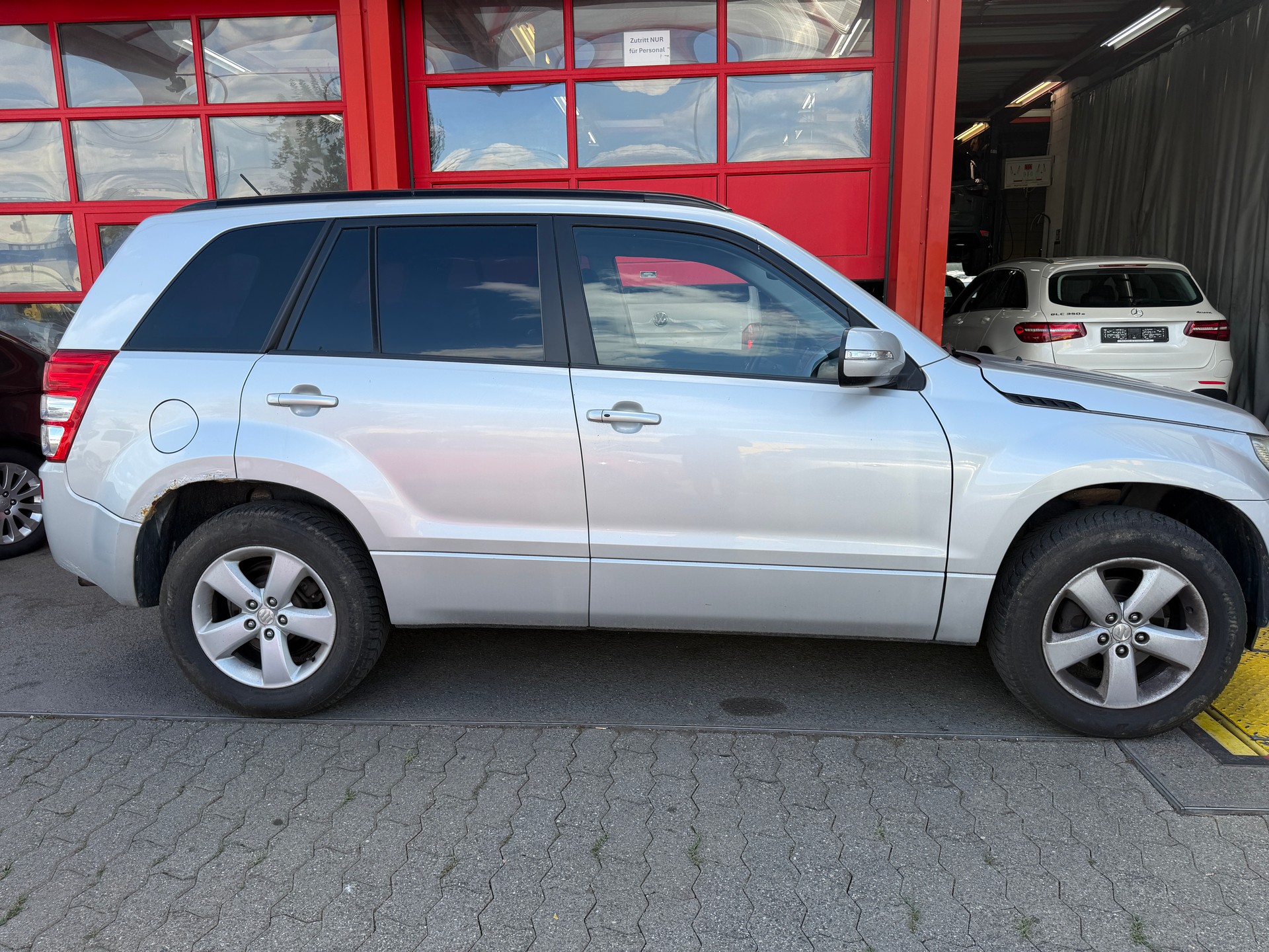 SUZUKI Grand Vitara 2.4 16V GL Top Barry Automatic-showroom-element-3
