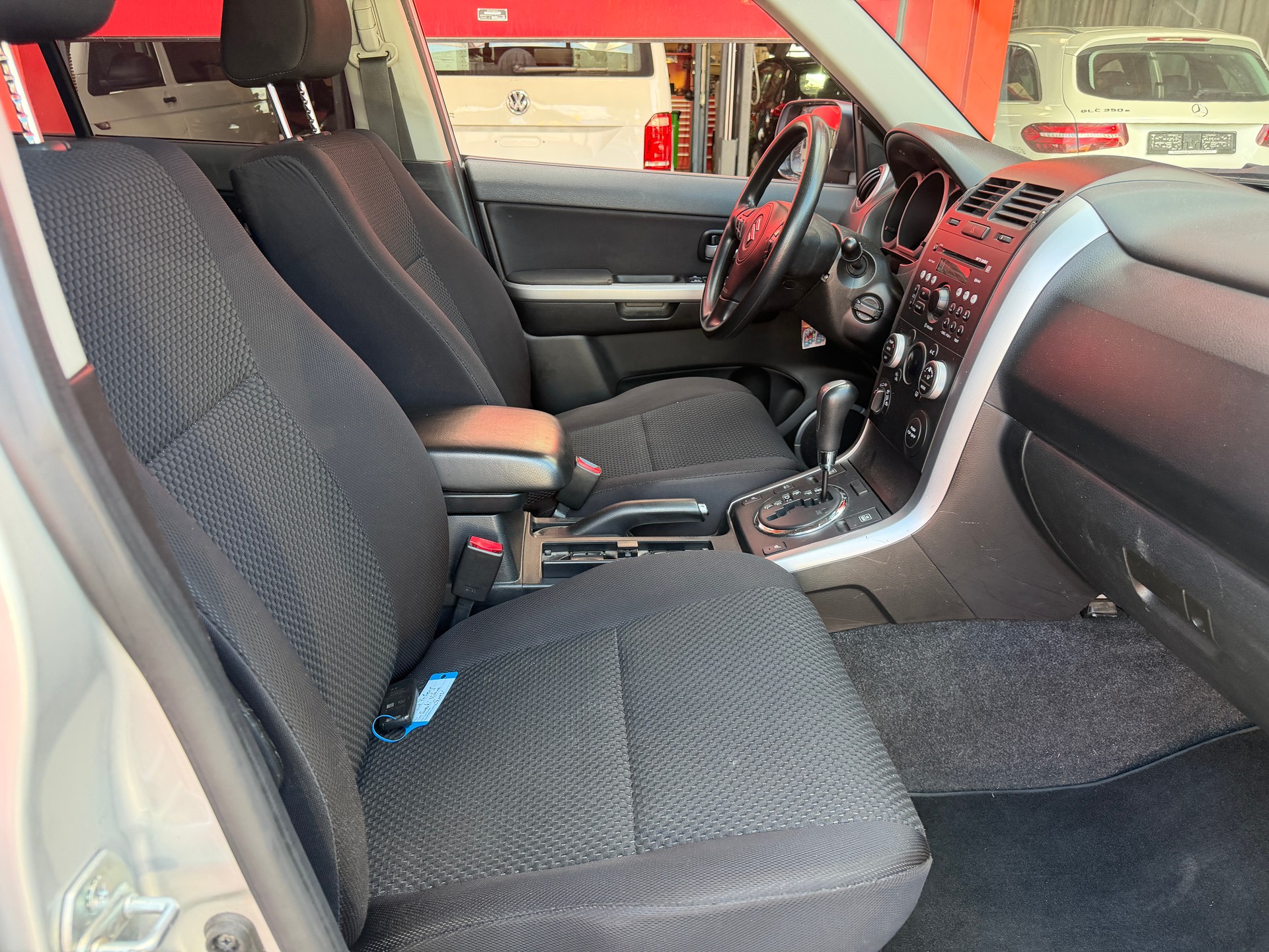 SUZUKI Grand Vitara 2.4 16V GL Top Barry Automatic-image-9