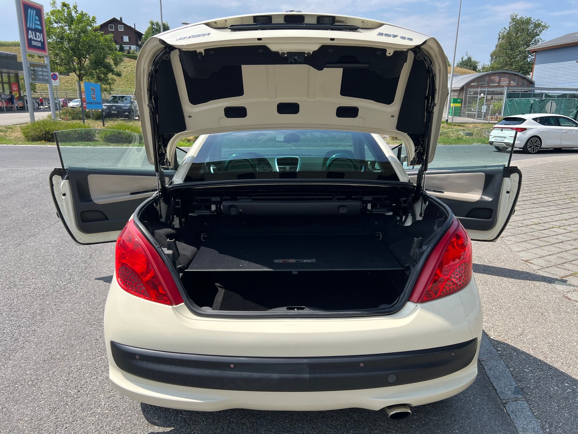 PEUGEOT 207 CC 1.6 16V Platinium Edition-image-10
