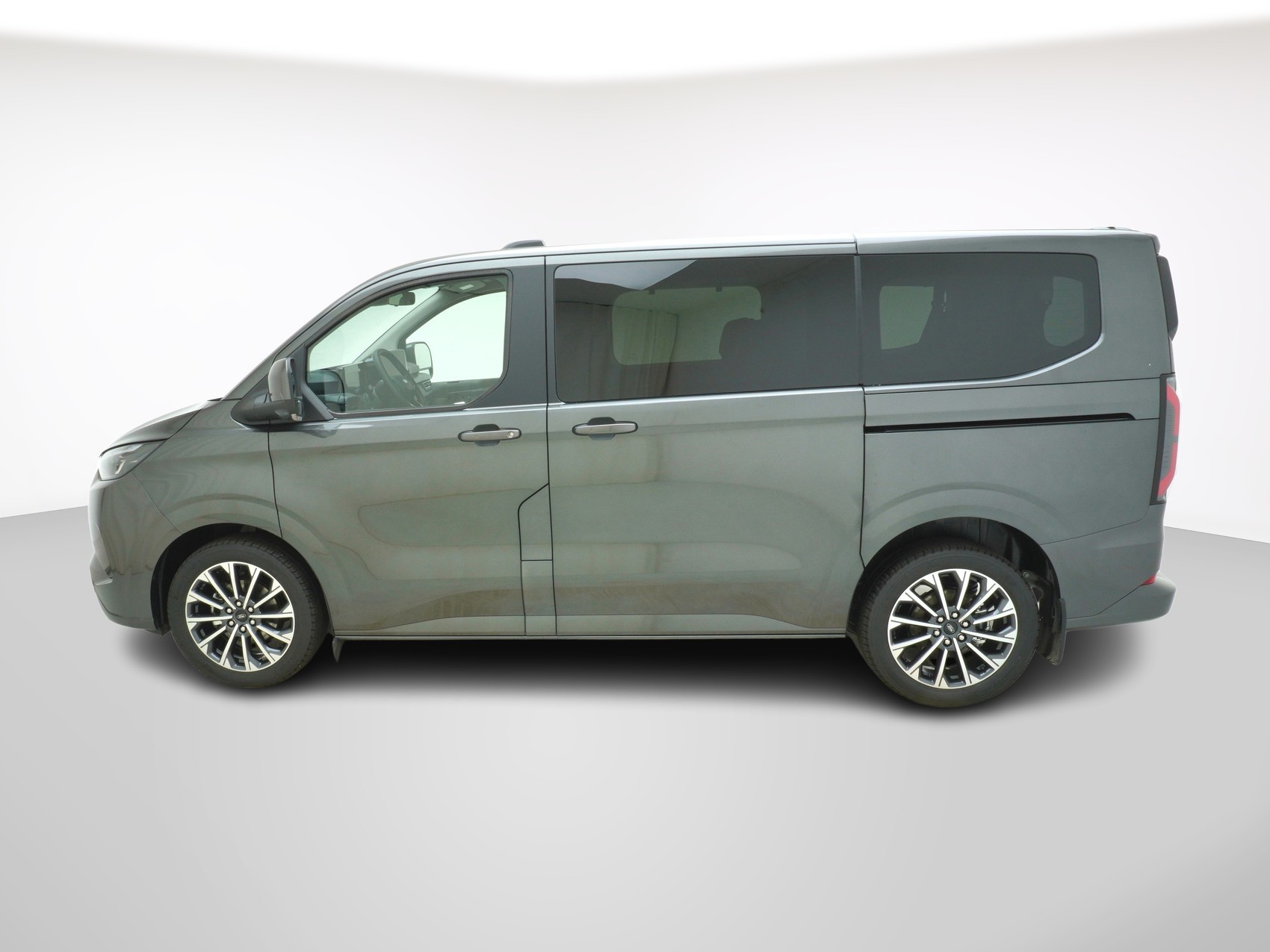 FORD Tourneo Custom 320 L1 2.0 TDCI 4x4 Titanium X-showroom-element-1