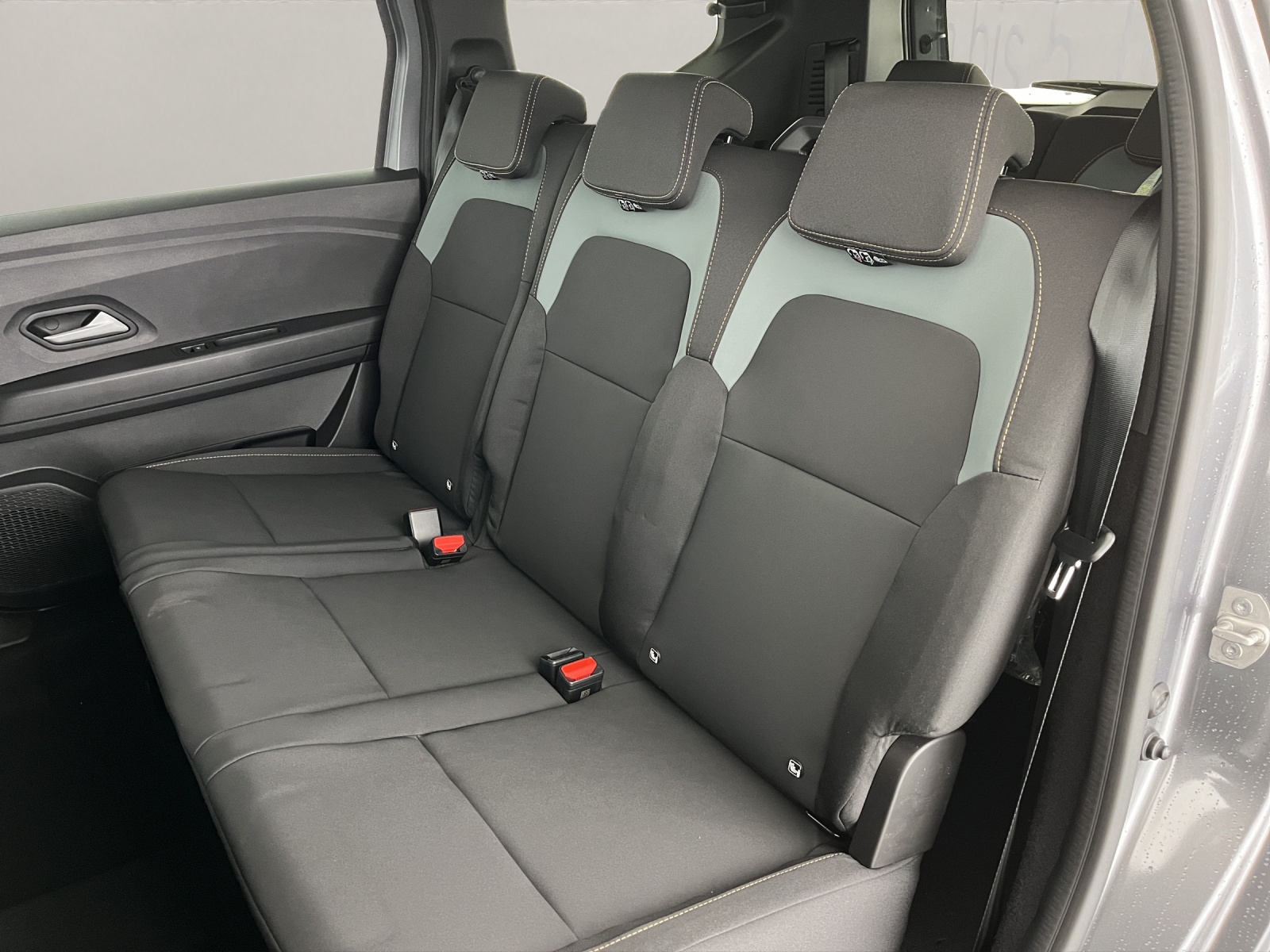 DACIA Jogger 1.8 Hybrid Extreme 7P-image-16