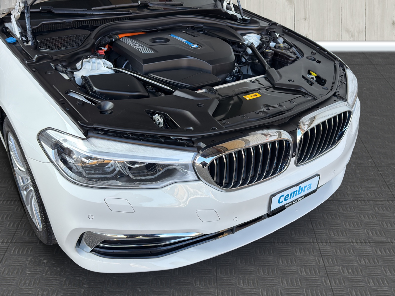 BMW 530e iPerformance Sport Line Steptronic-image-15