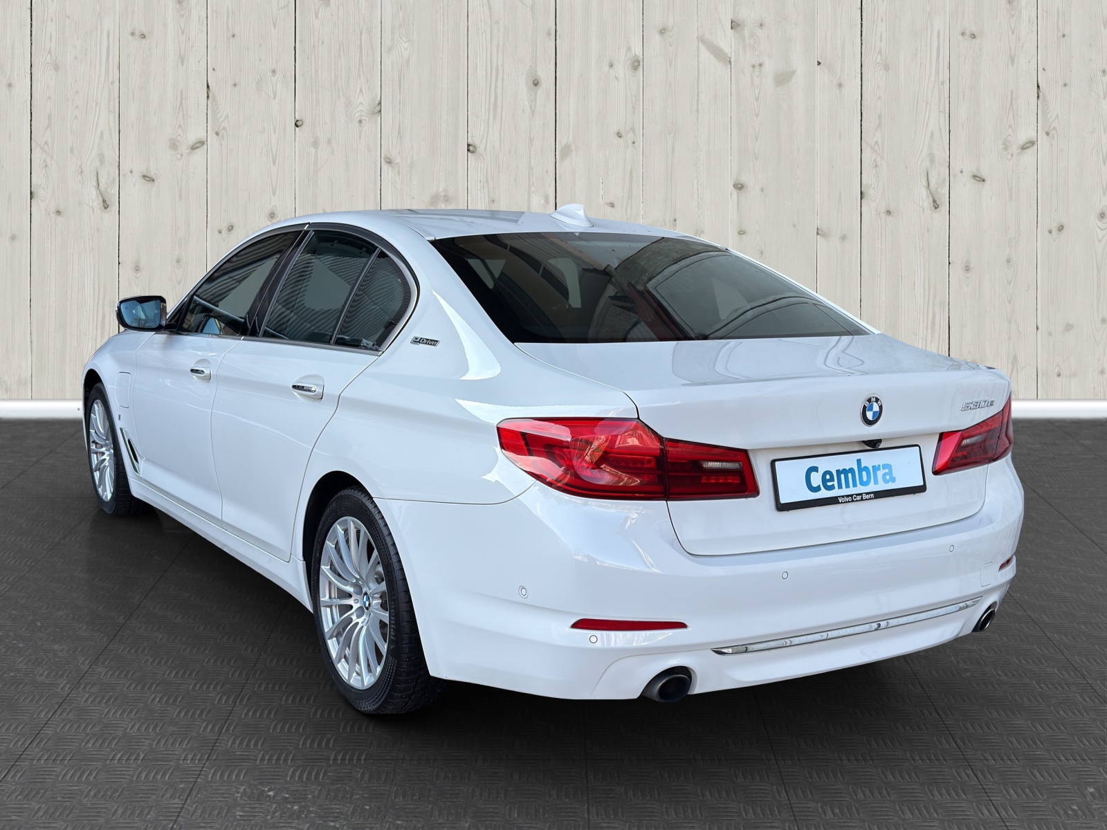BMW 530e iPerformance Sport Line Steptronic-image-4