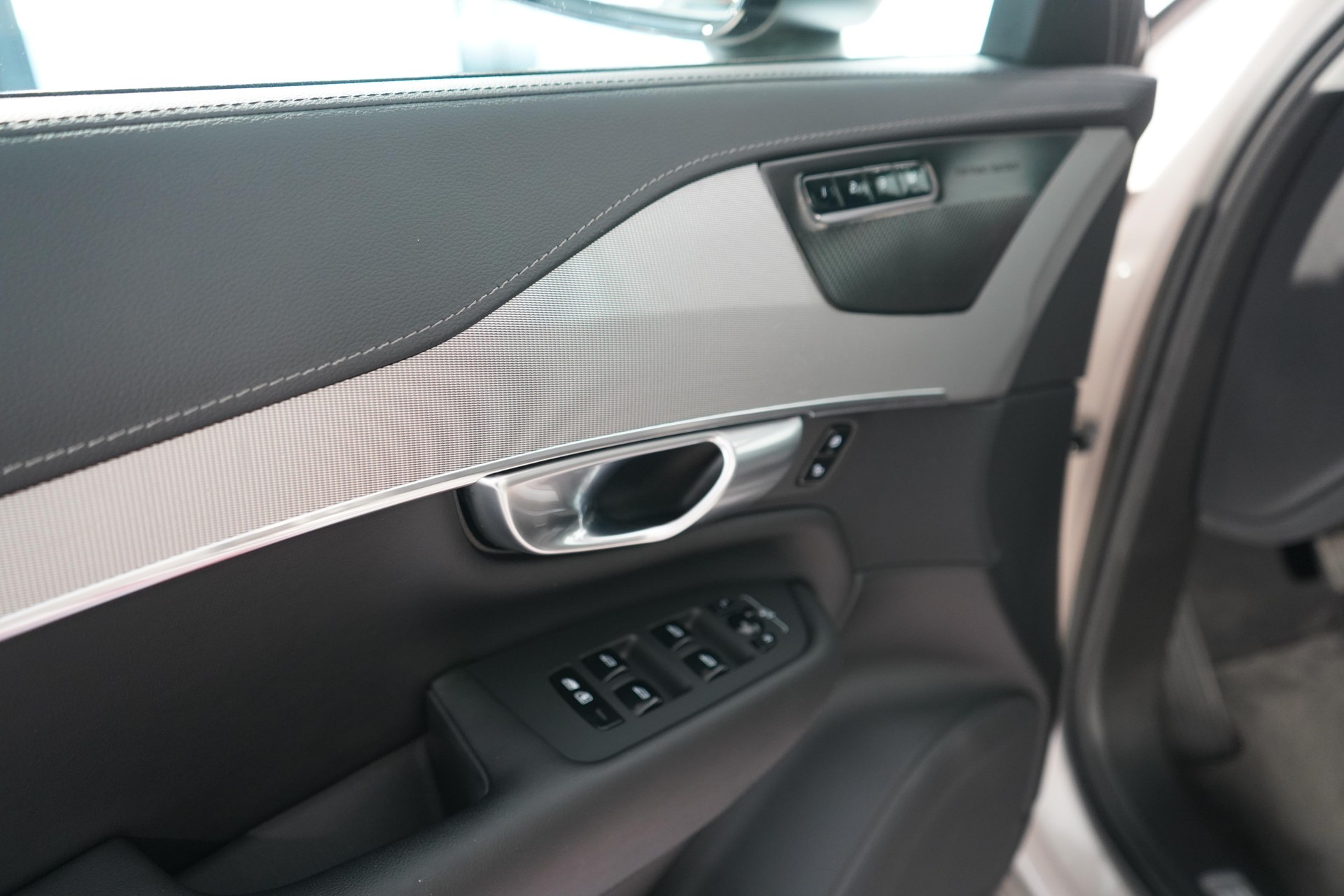 VOLVO XC90 2.0 B5 MH Plus Dark 7P. AWD-image-18