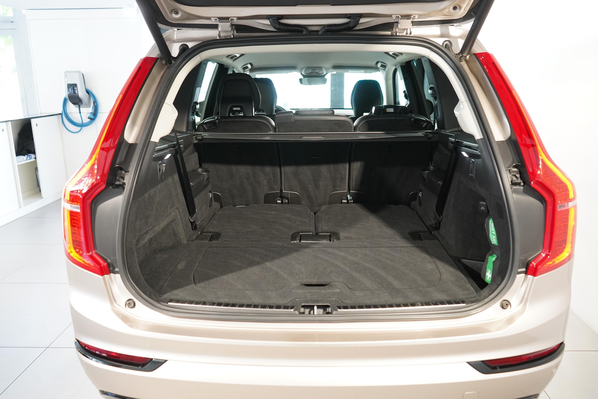 VOLVO XC90 2.0 B5 MH Plus Dark 7P. AWD-image-4