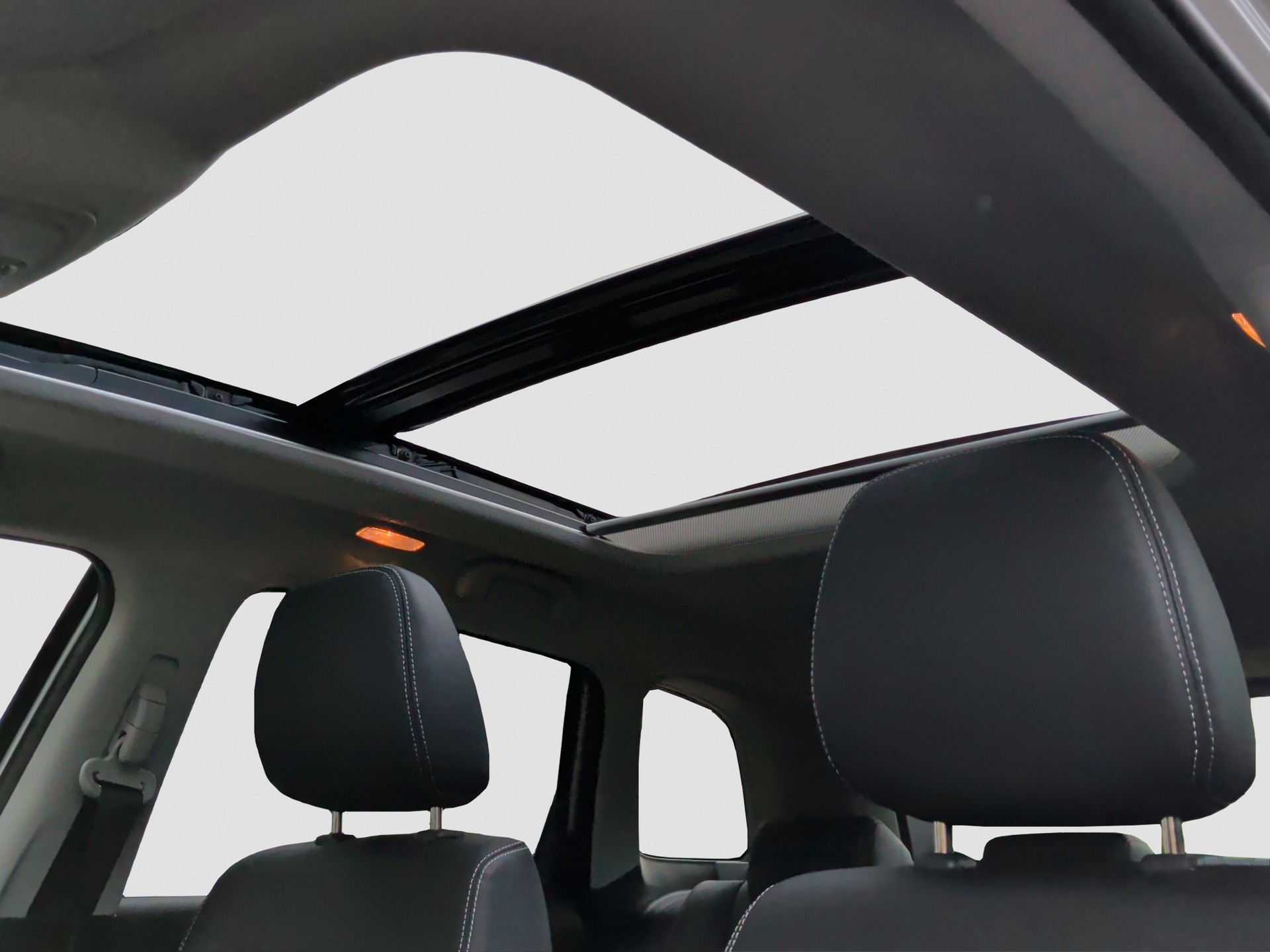SUZUKI Vitara 1.5 Hybrid Piz Sulai Top 4x4 AGS-image-13