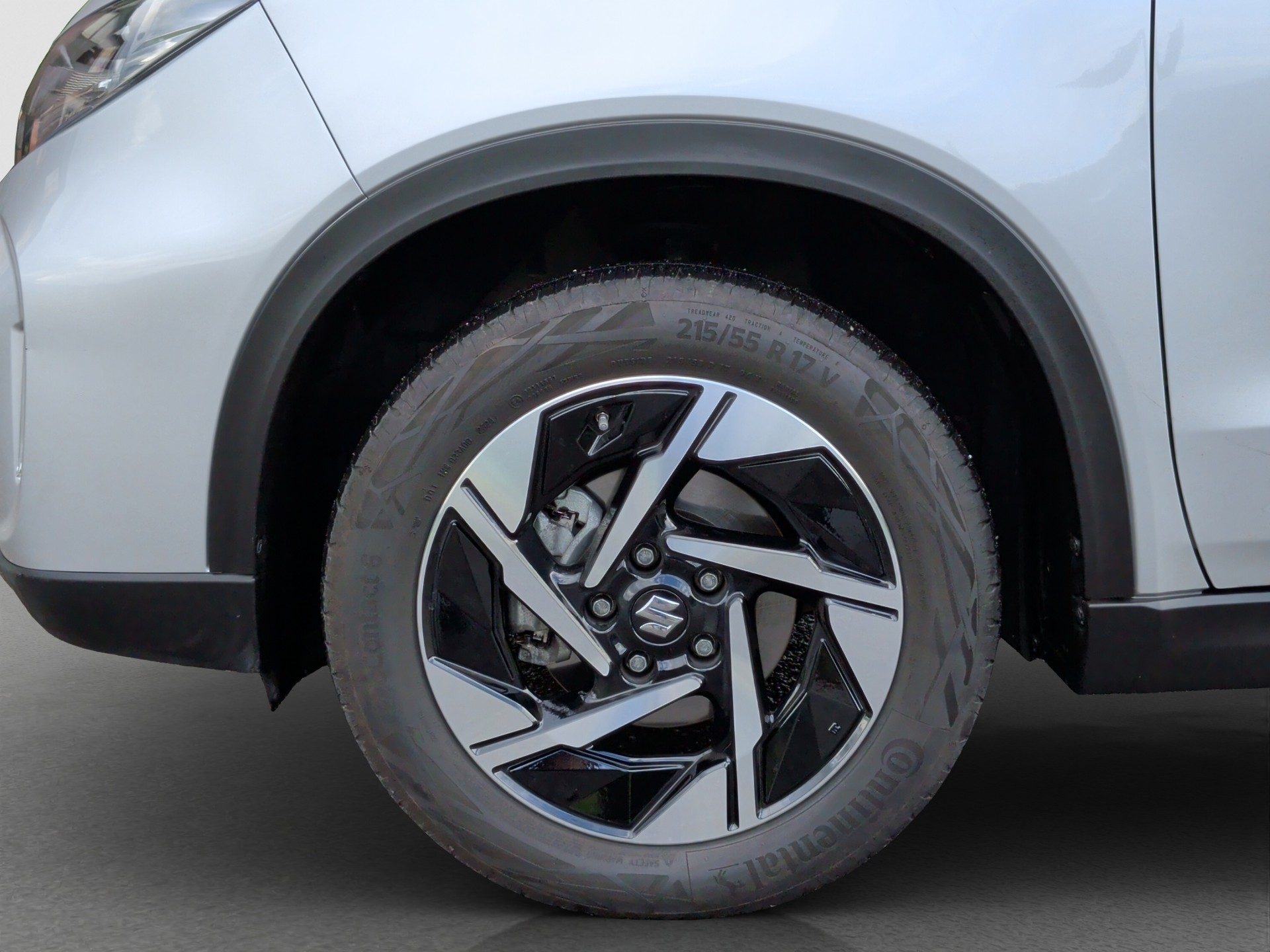 SUZUKI Vitara 1.5 Hybrid Piz Sulai Top 4x4 AGS-image-18