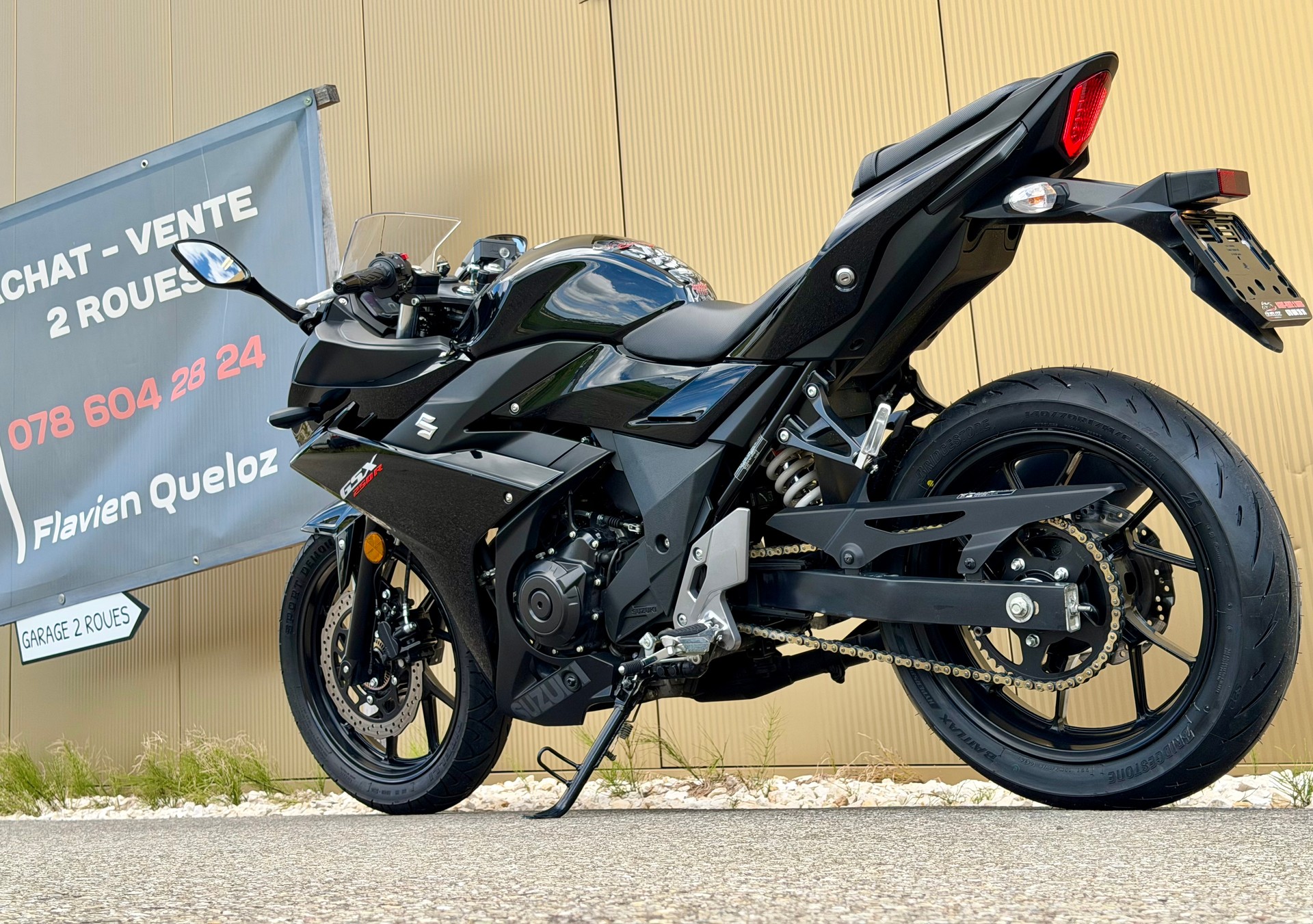SUZUKI GSX-R 250 L7-image-11