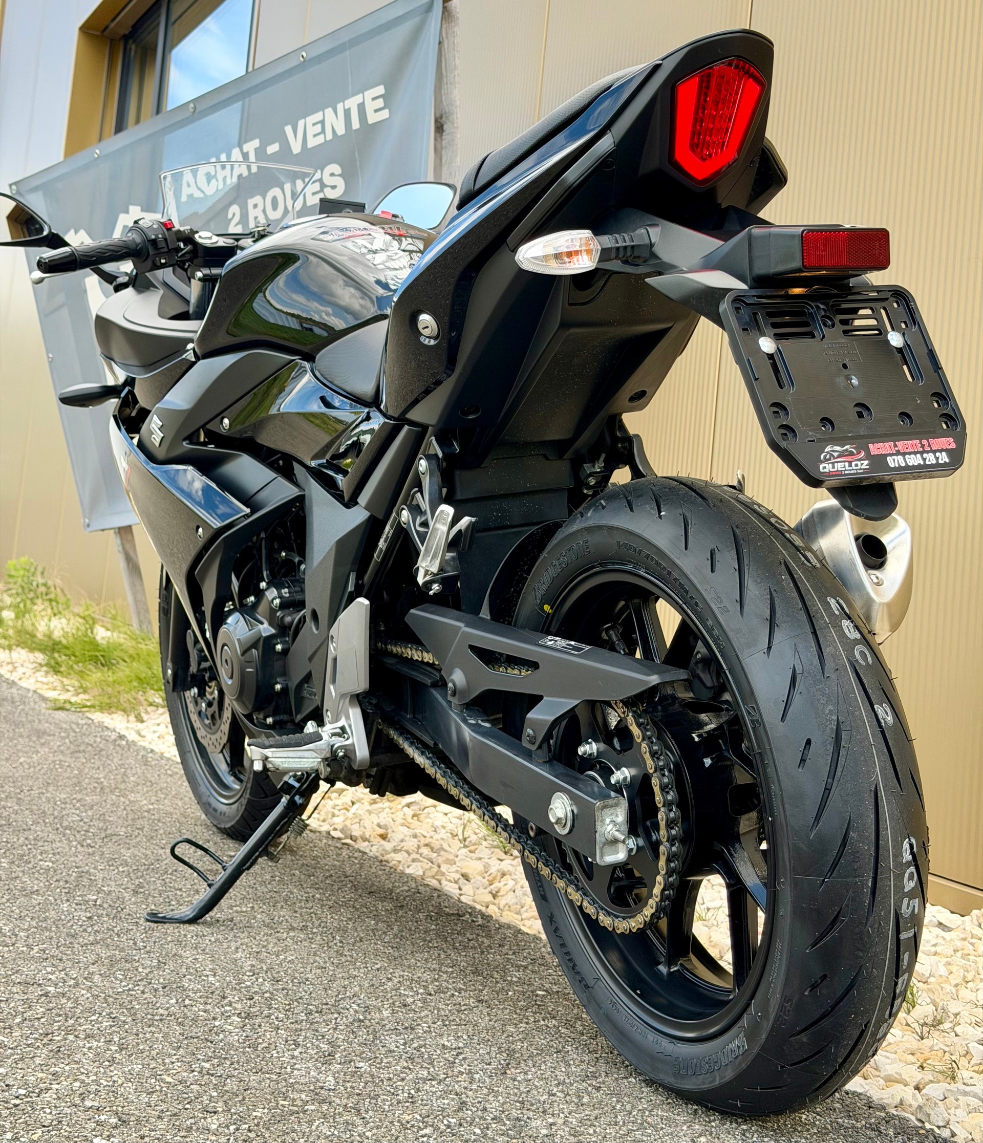 SUZUKI GSX-R 250 L7-image-12