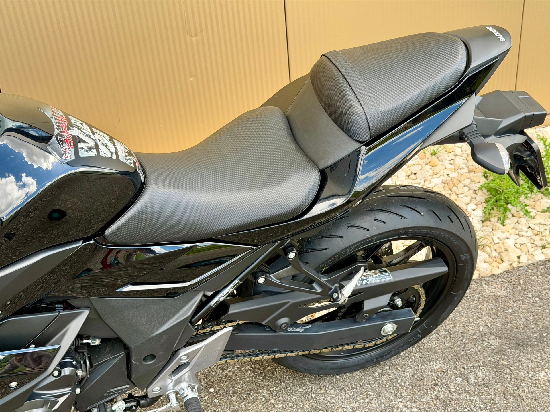 SUZUKI GSX-R 250 L7-image-14