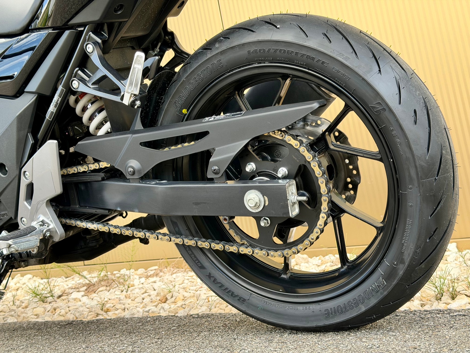 SUZUKI GSX-R 250 L7-image-13