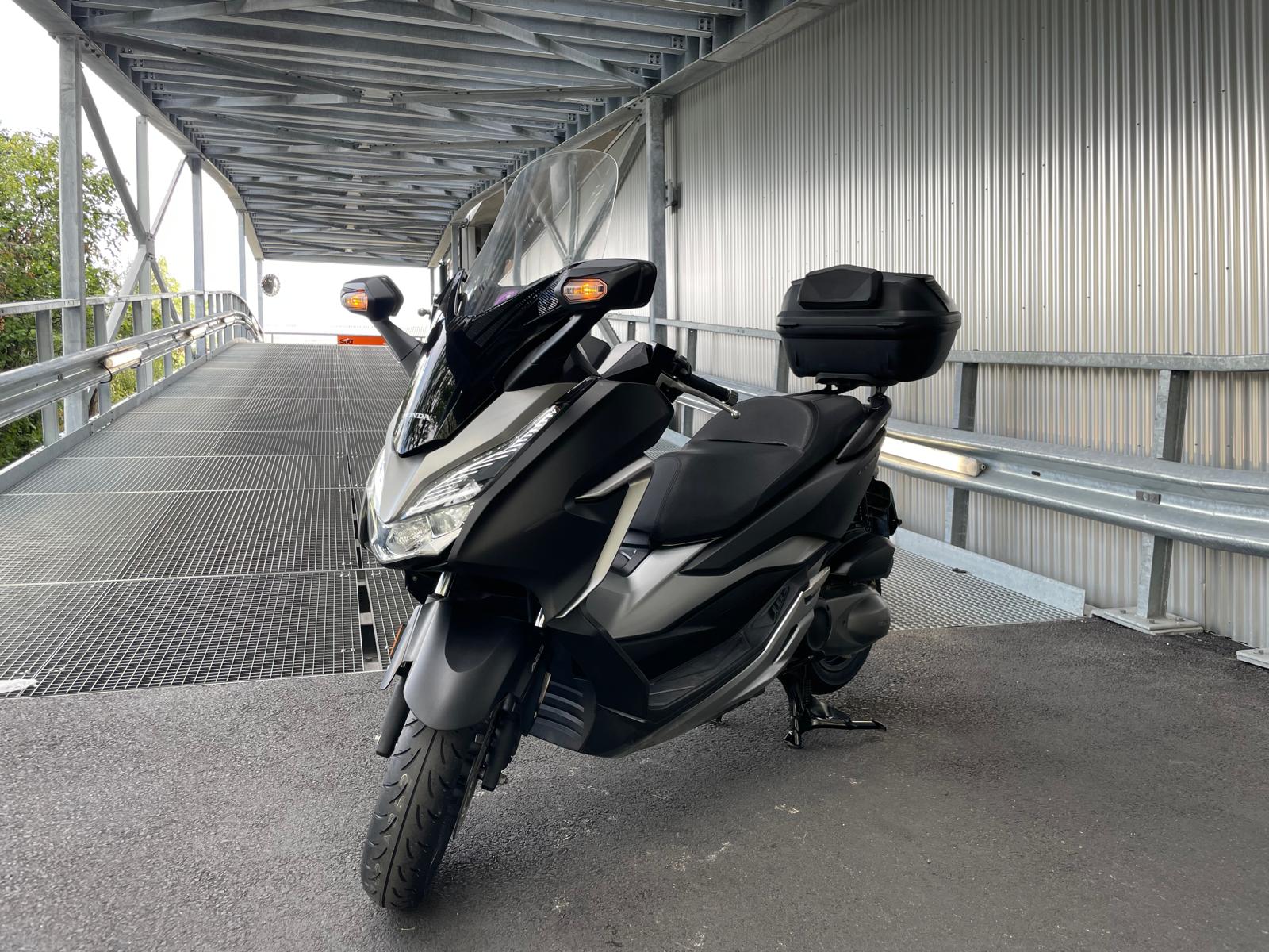 HONDA NSS 300 Forza ABS-showroom-element-1