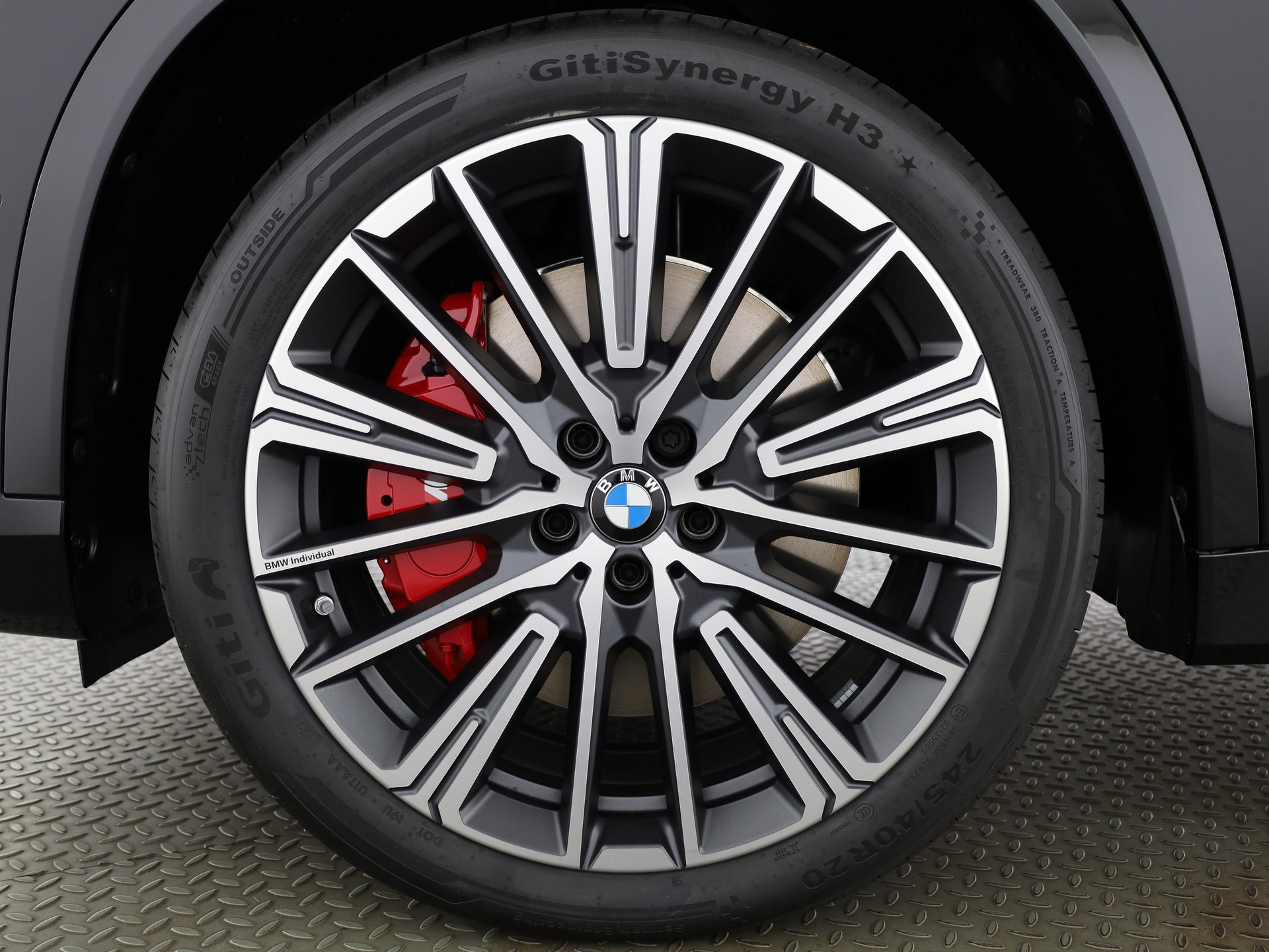 BMW iX1 xDrive 30 M Sport Pro-image-20
