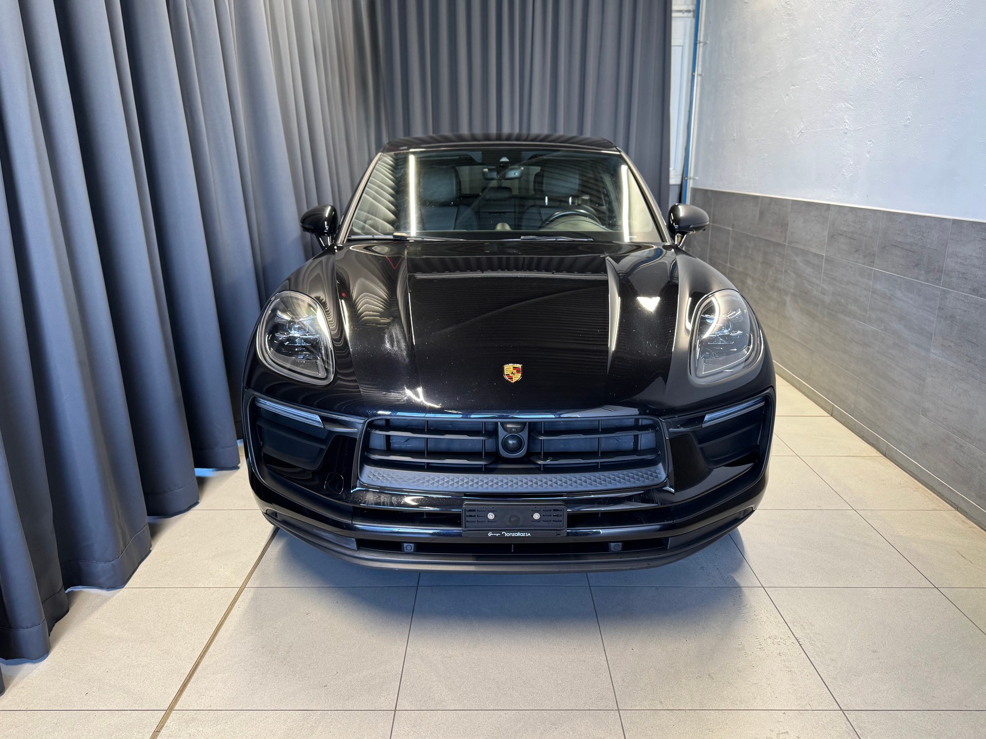PORSCHE Macan PDK (31)-showroom-element-1