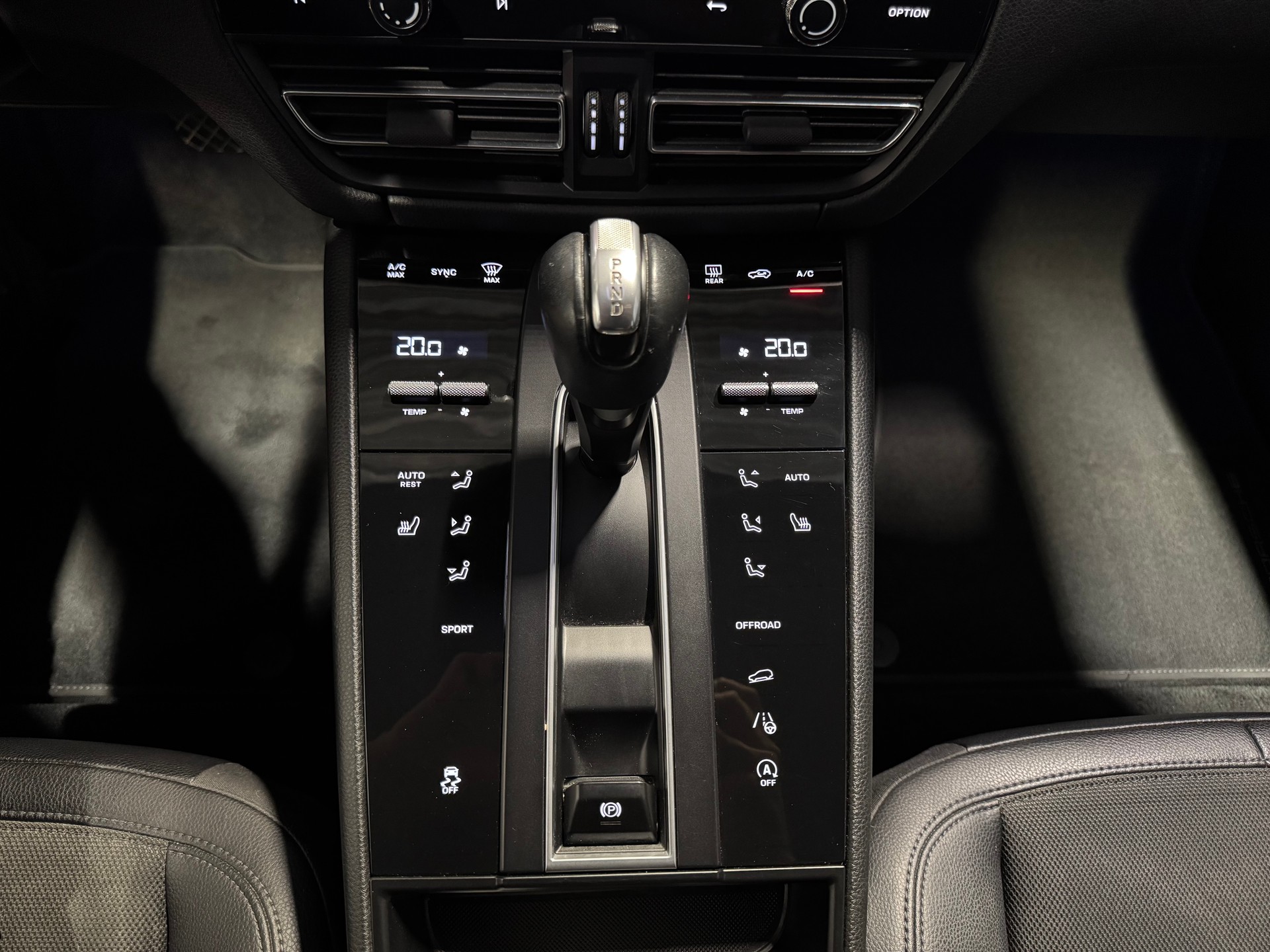 PORSCHE Macan PDK (31)-image-18