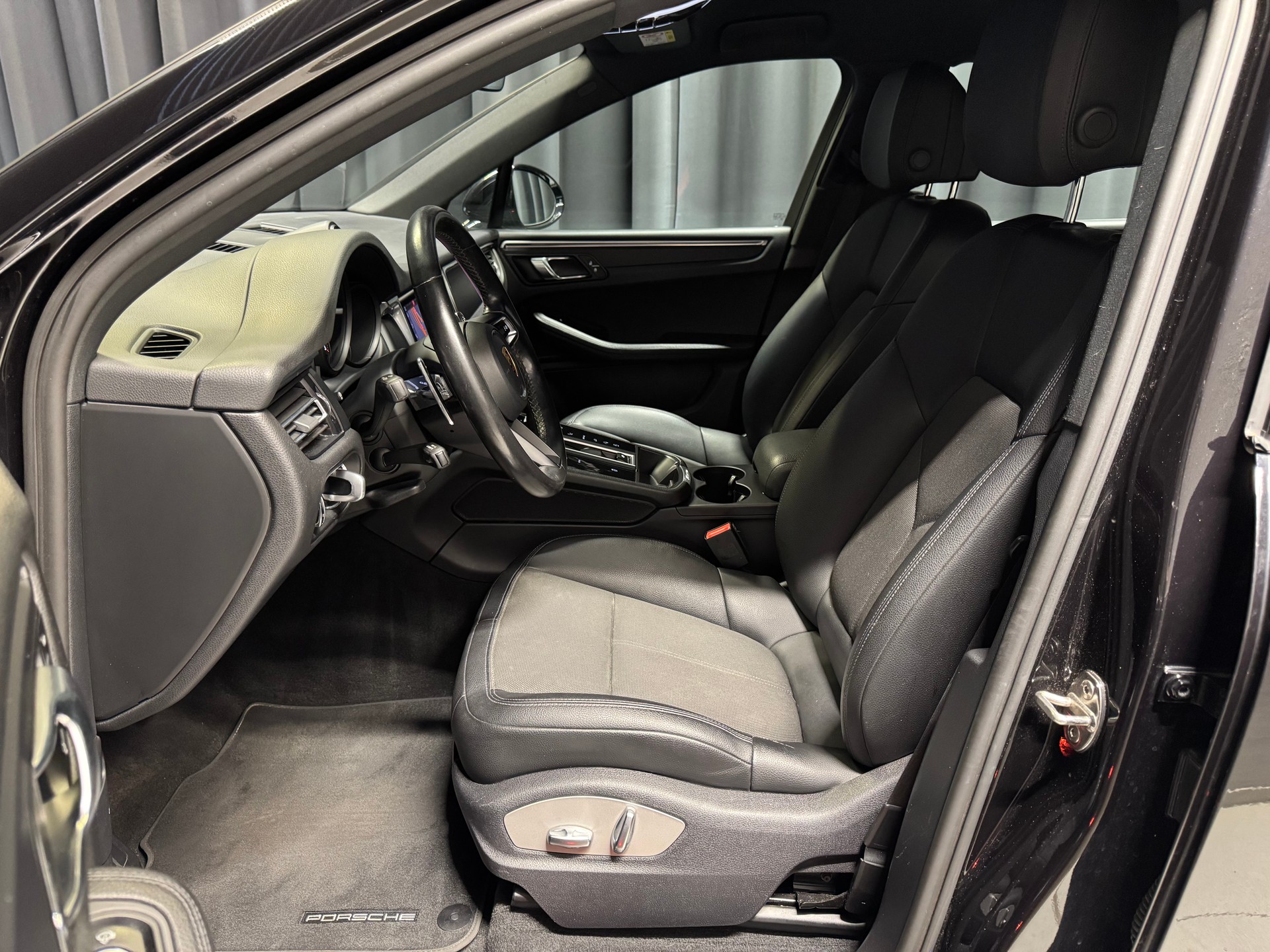 PORSCHE Macan PDK (31)-image-6