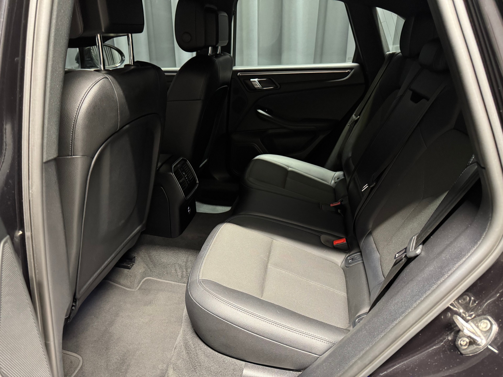 PORSCHE Macan PDK (31)-image-8
