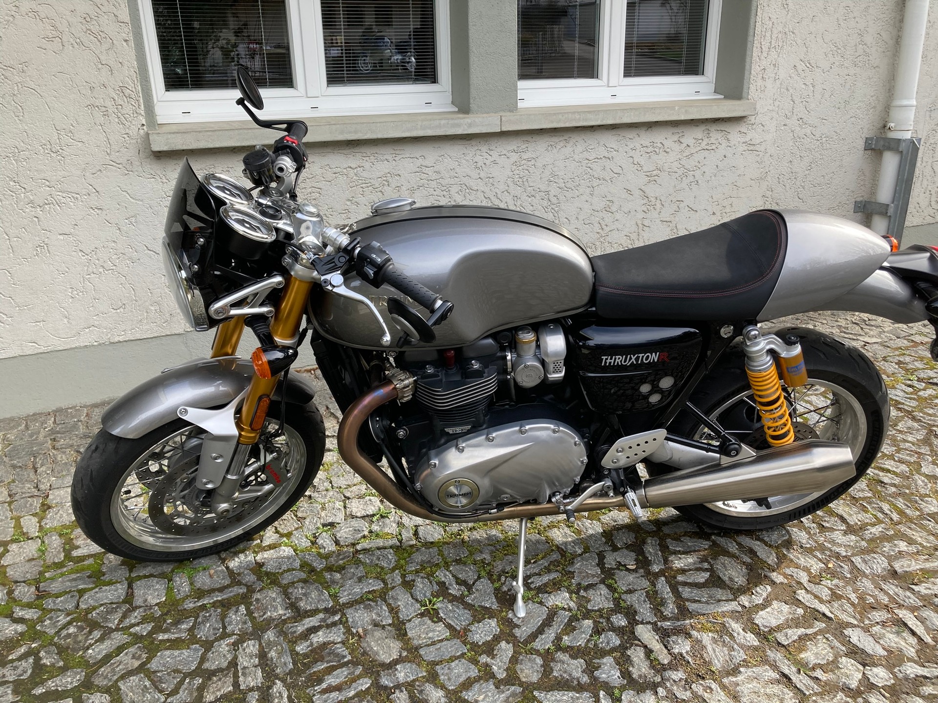 TRIUMPH Thruxton R 1200 i ABS-image-1