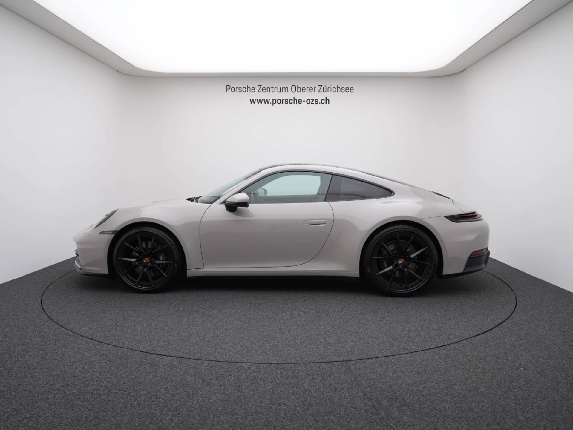 PORSCHE 911 Carrera-showroom-element-1