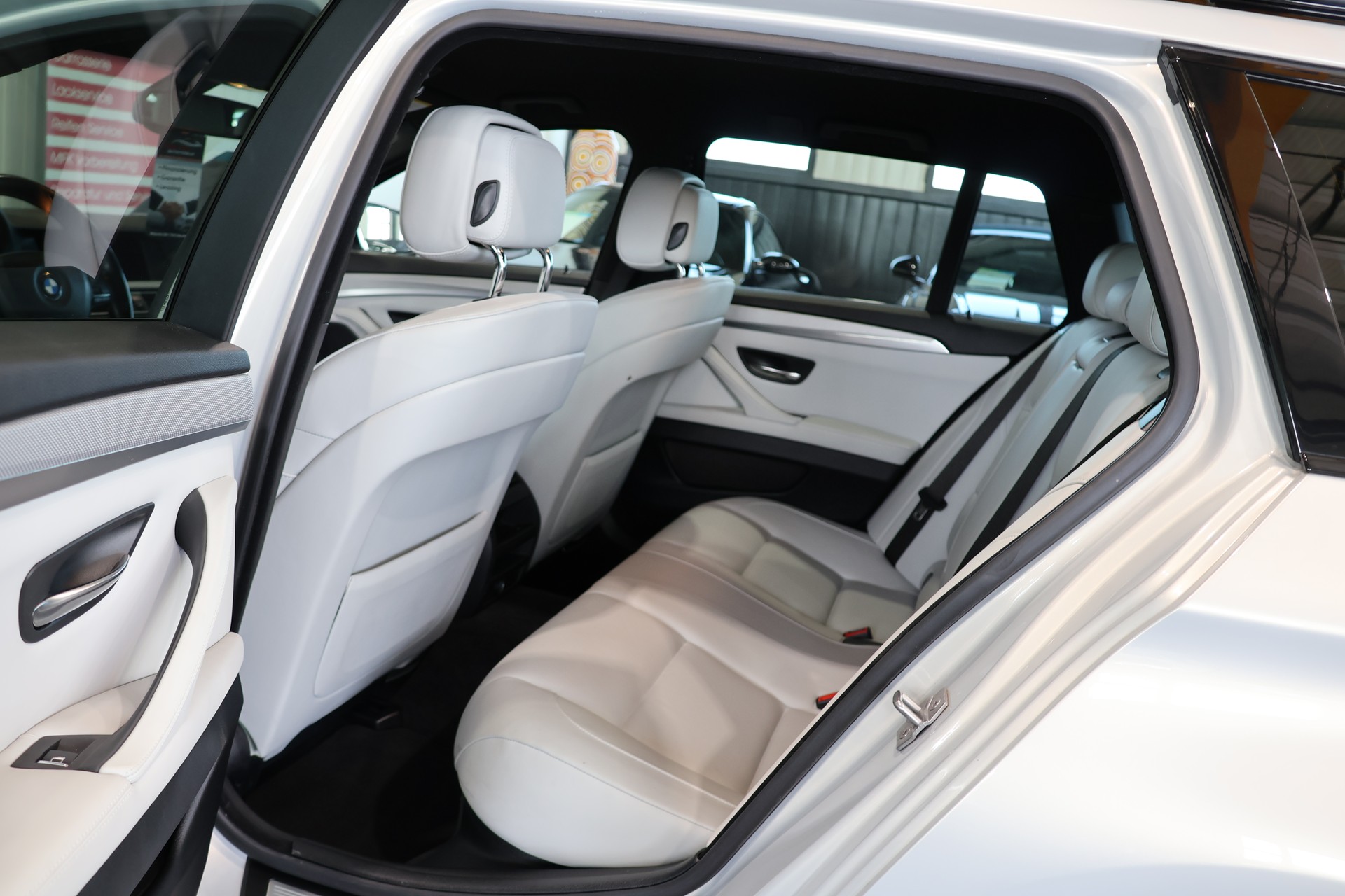 BMW 535d xDrive Touring Steptronic M-Paket-image-14