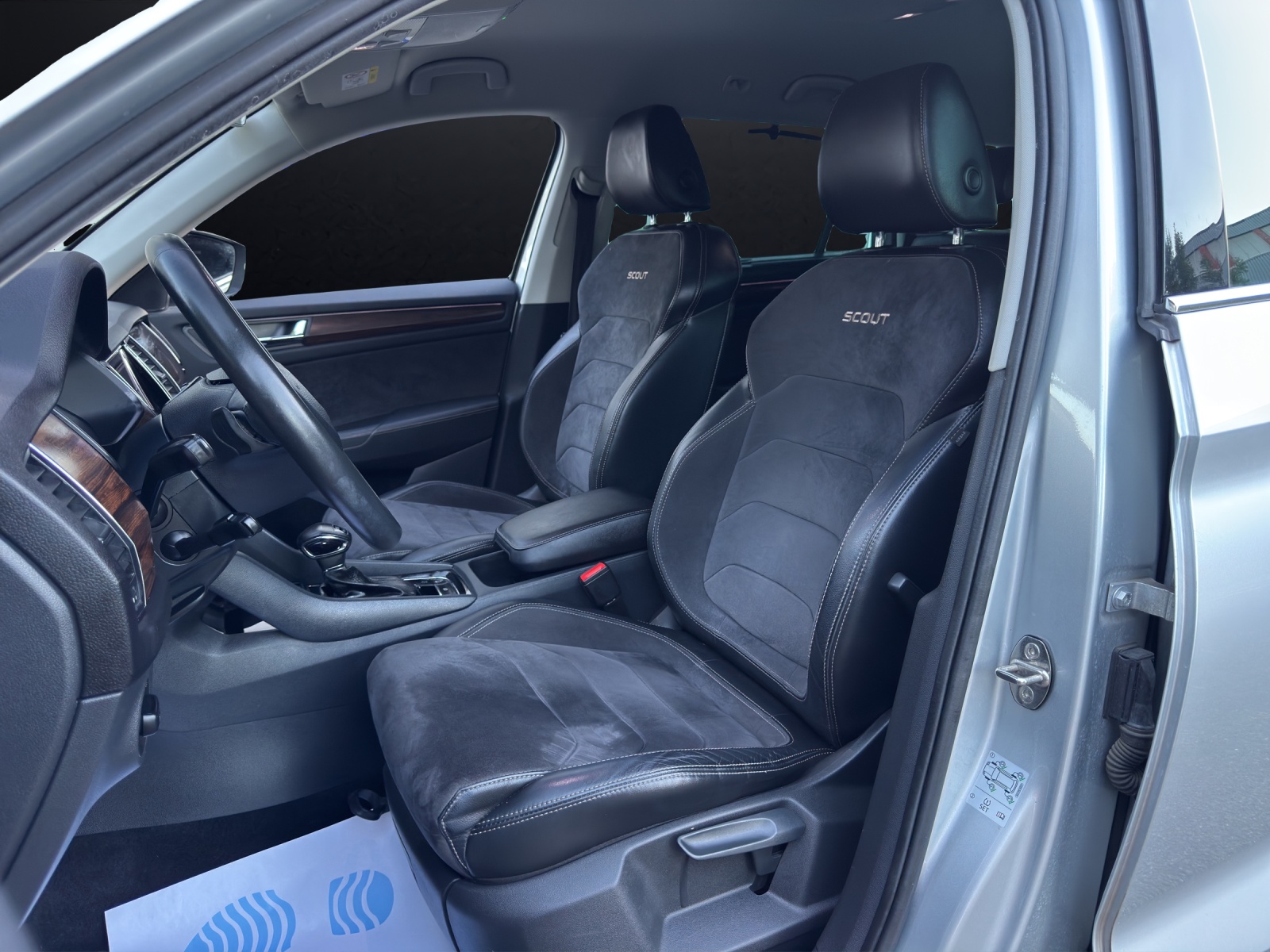 SKODA Kodiaq 2.0 TDI CR Scout 7-Plätze 4x4 DSG Vollausstattung-image-7