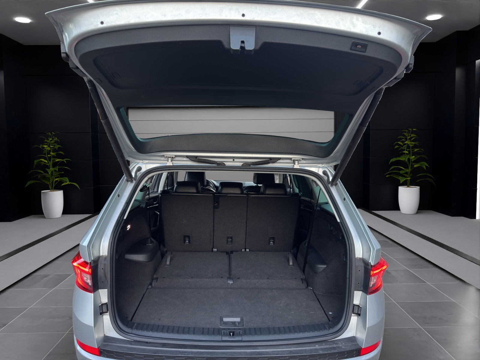 SKODA Kodiaq 2.0 TDI CR Scout 7-Plätze 4x4 DSG Vollausstattung-image-14