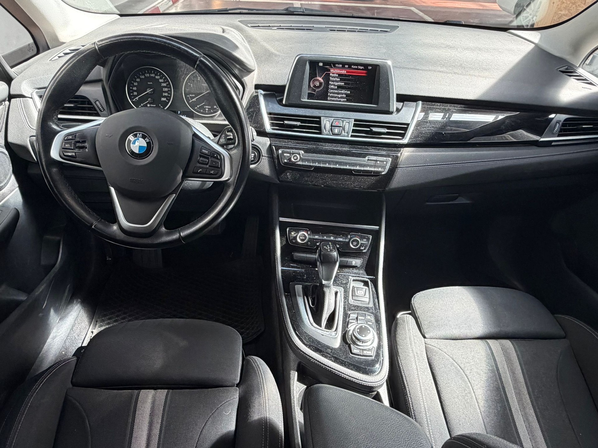 BMW 216d Gran Tourer Luxury Line Steptronic-image-9