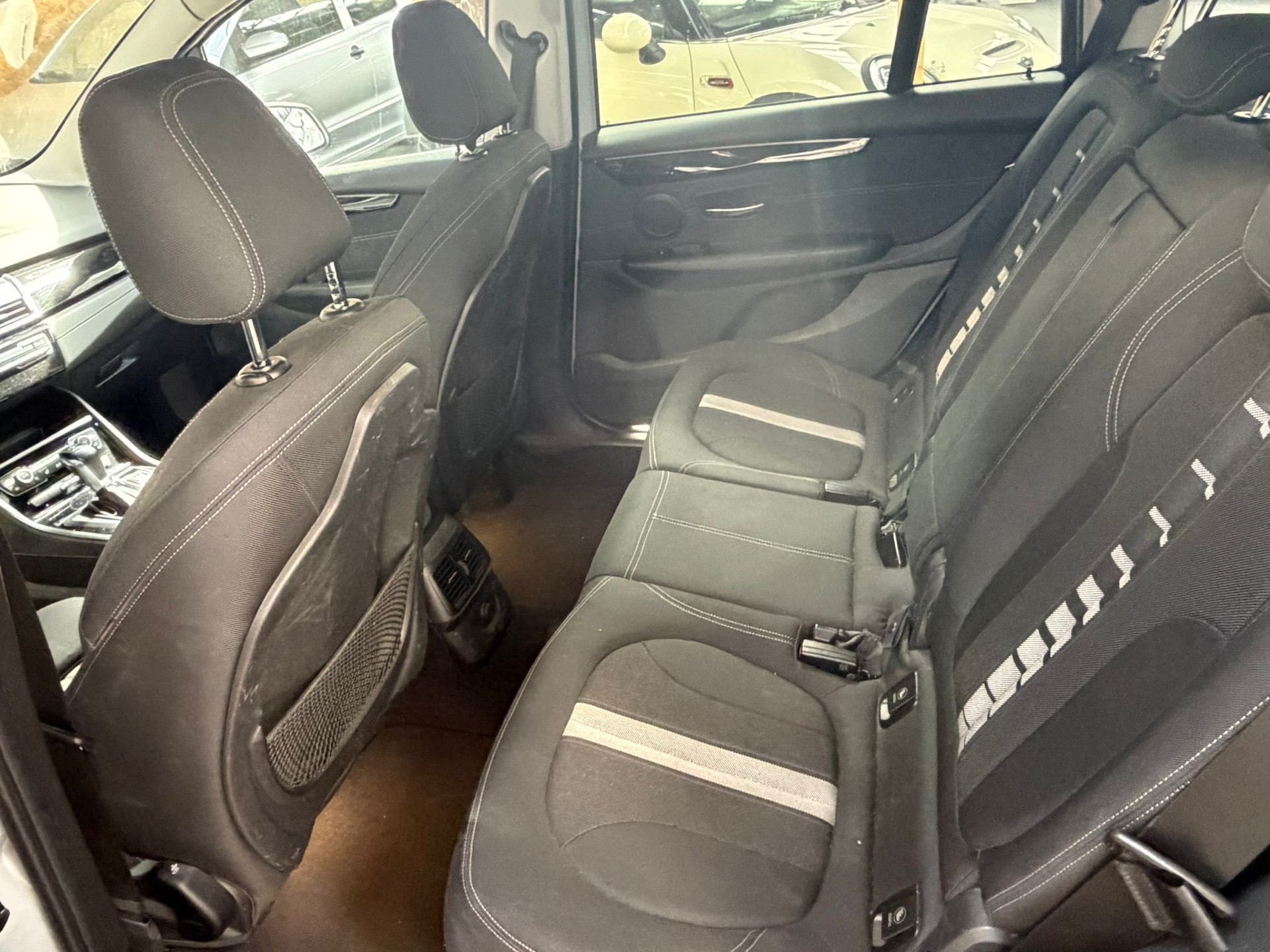BMW 216d Gran Tourer Luxury Line Steptronic-image-11
