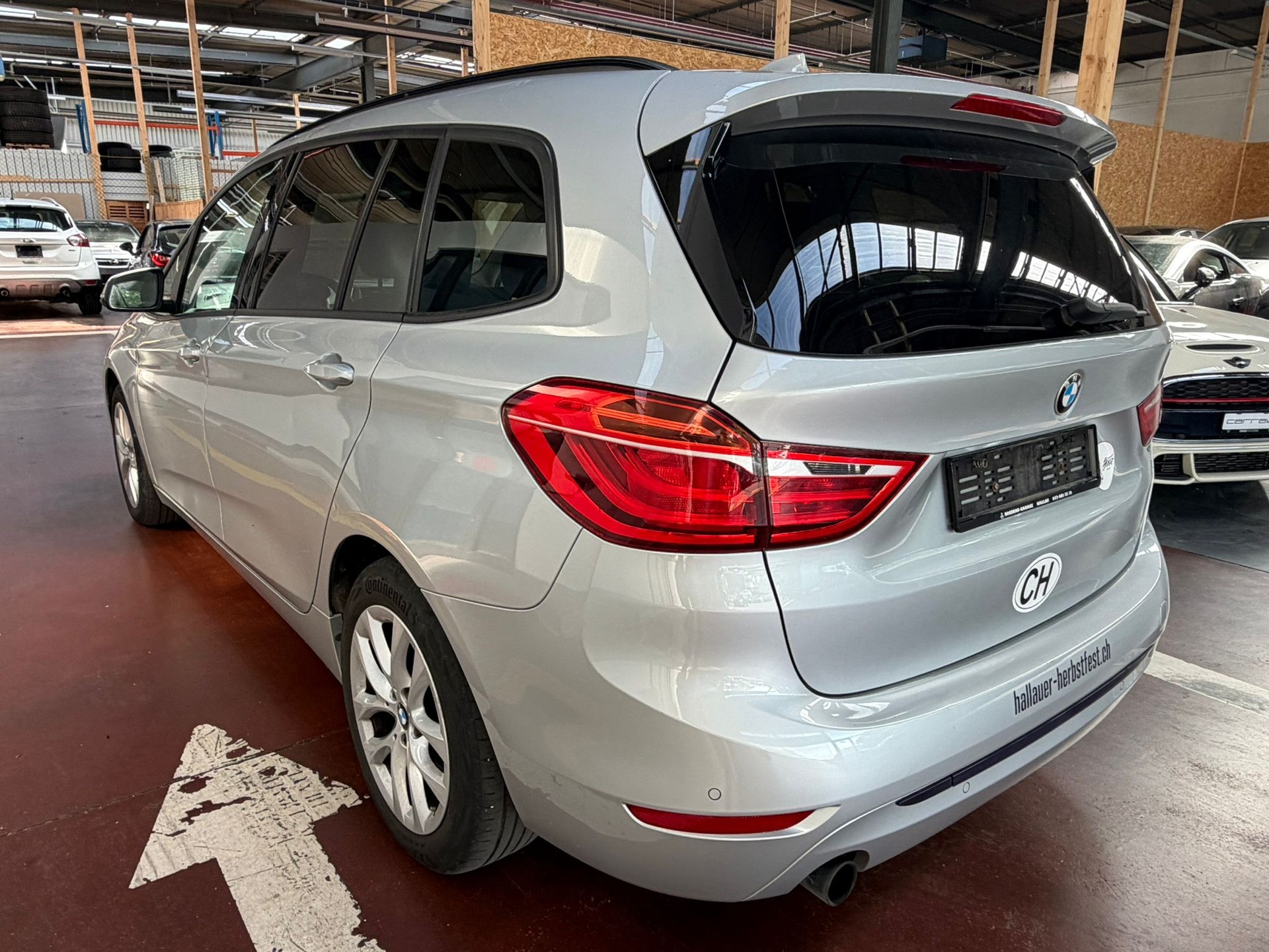 BMW 216d Gran Tourer Luxury Line Steptronic-image-4