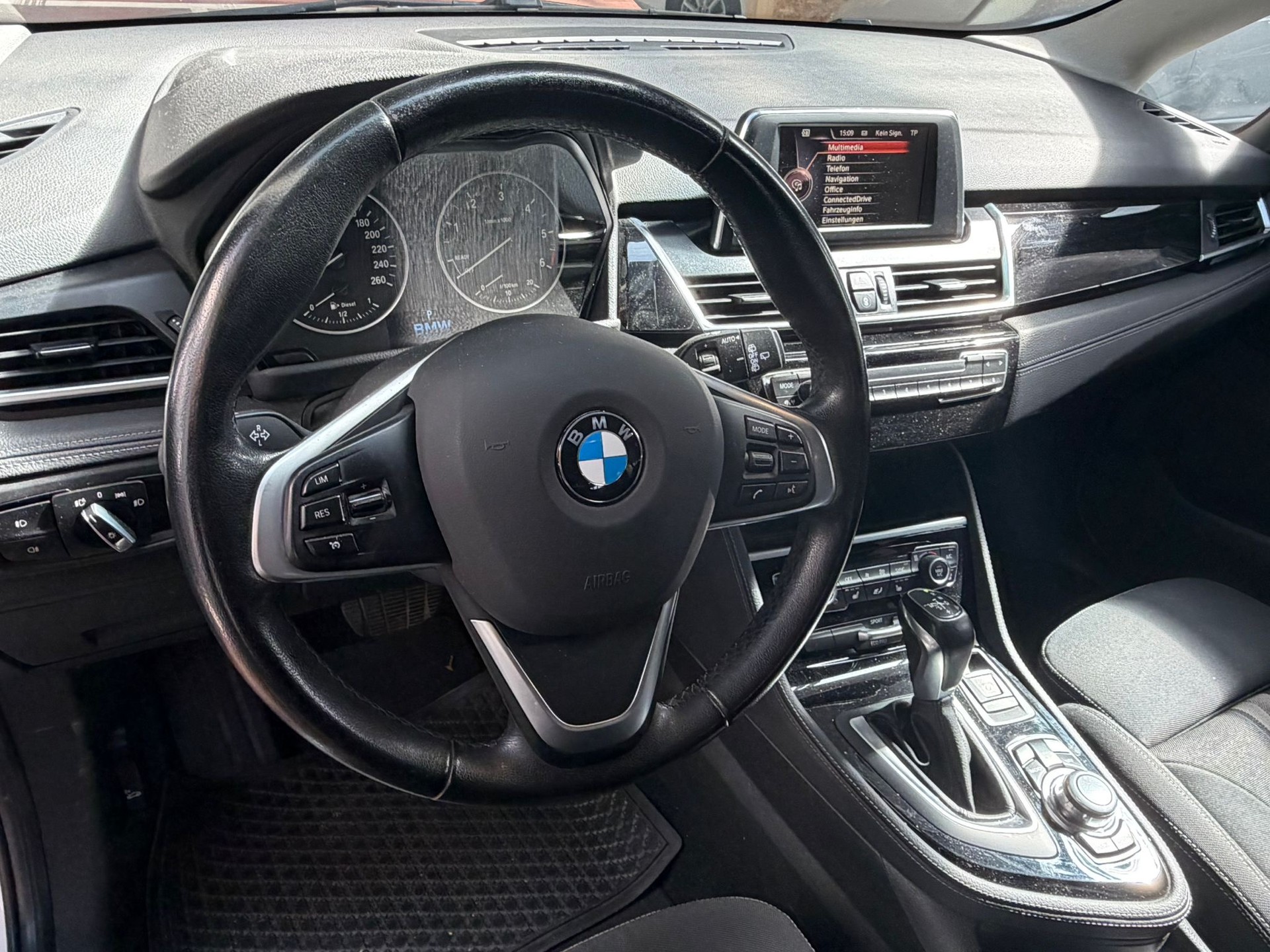 BMW 216d Gran Tourer Luxury Line Steptronic-image-10
