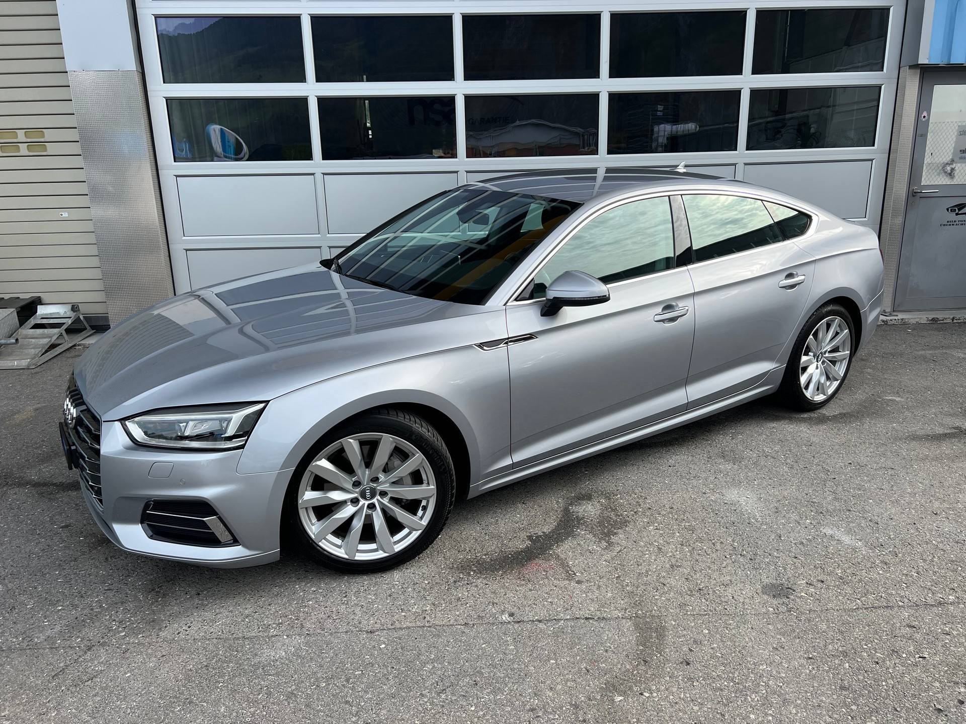 AUDI A5 Sportback 2.0 TDI Sport S-tronic PS 190 *** Navigation * frisch ab MFK * 12 / 24 Mt. Garantie möglich ***-showroom-element-1